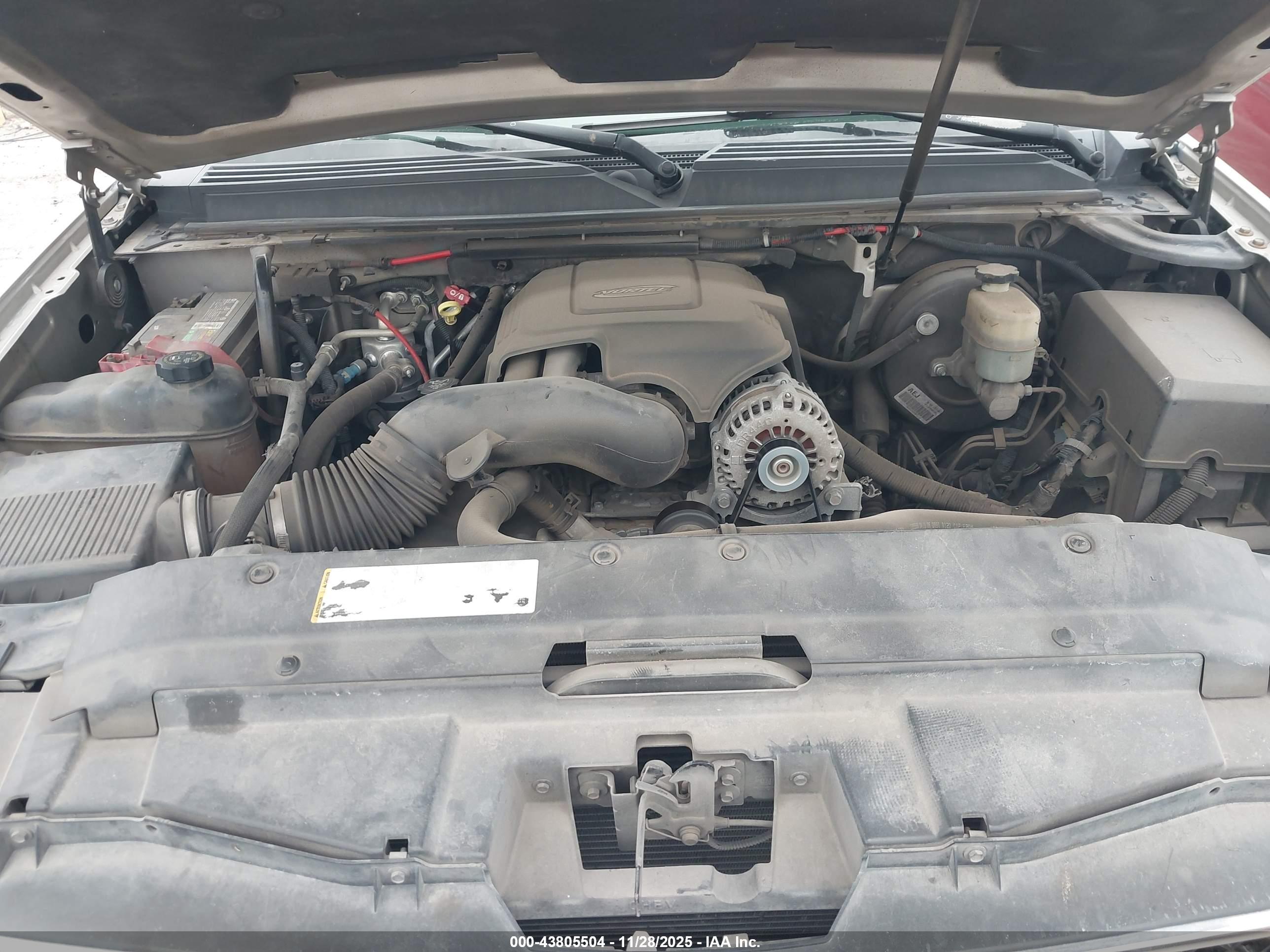 CHEVROLET SUBURBAN image 10