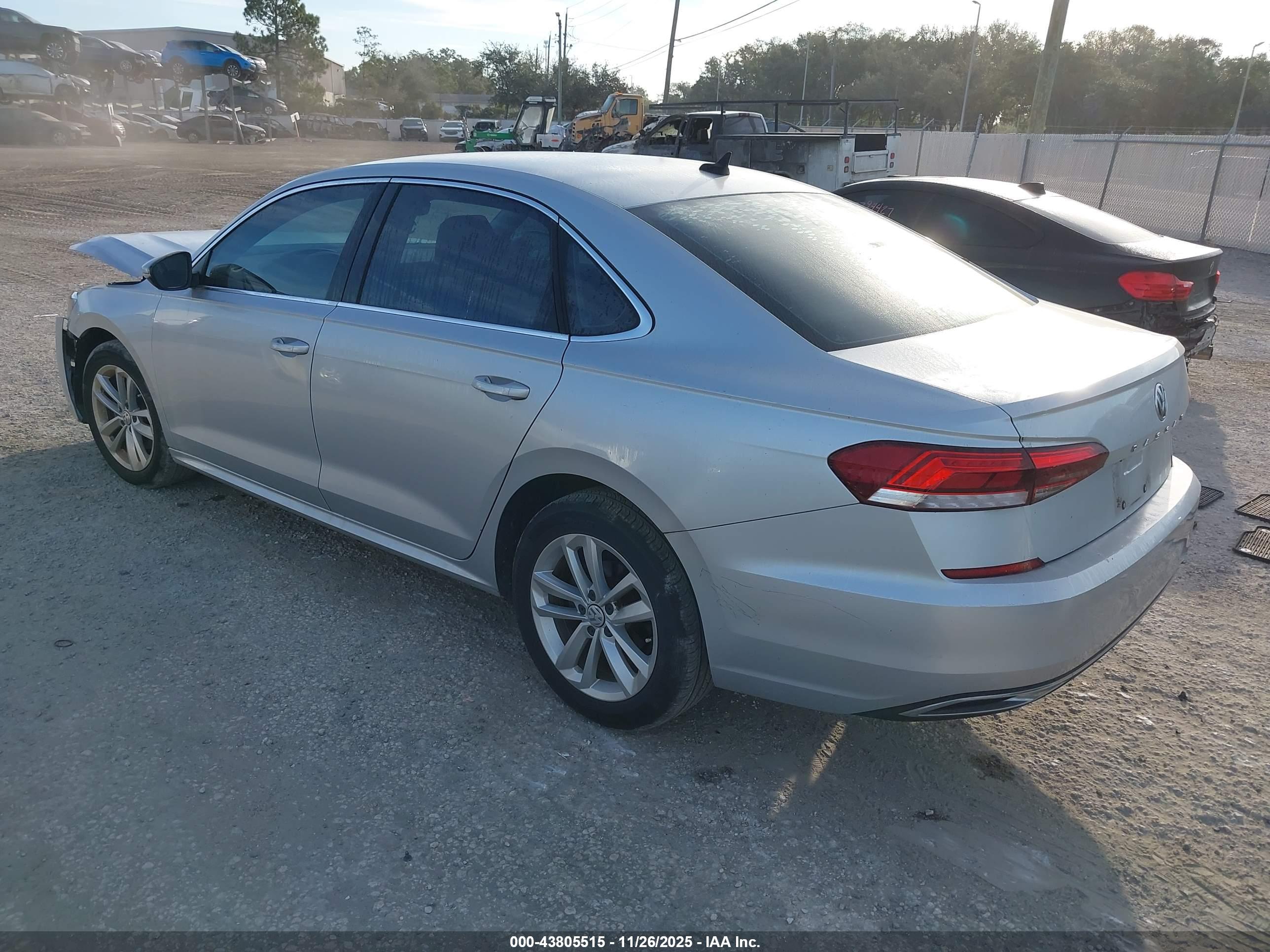 VOLKSWAGEN PASSAT image 3