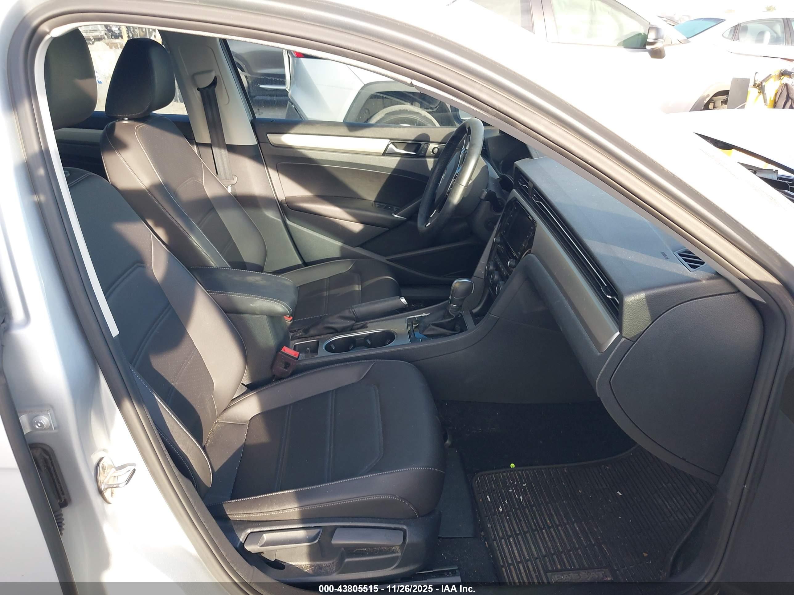 VOLKSWAGEN PASSAT image 5