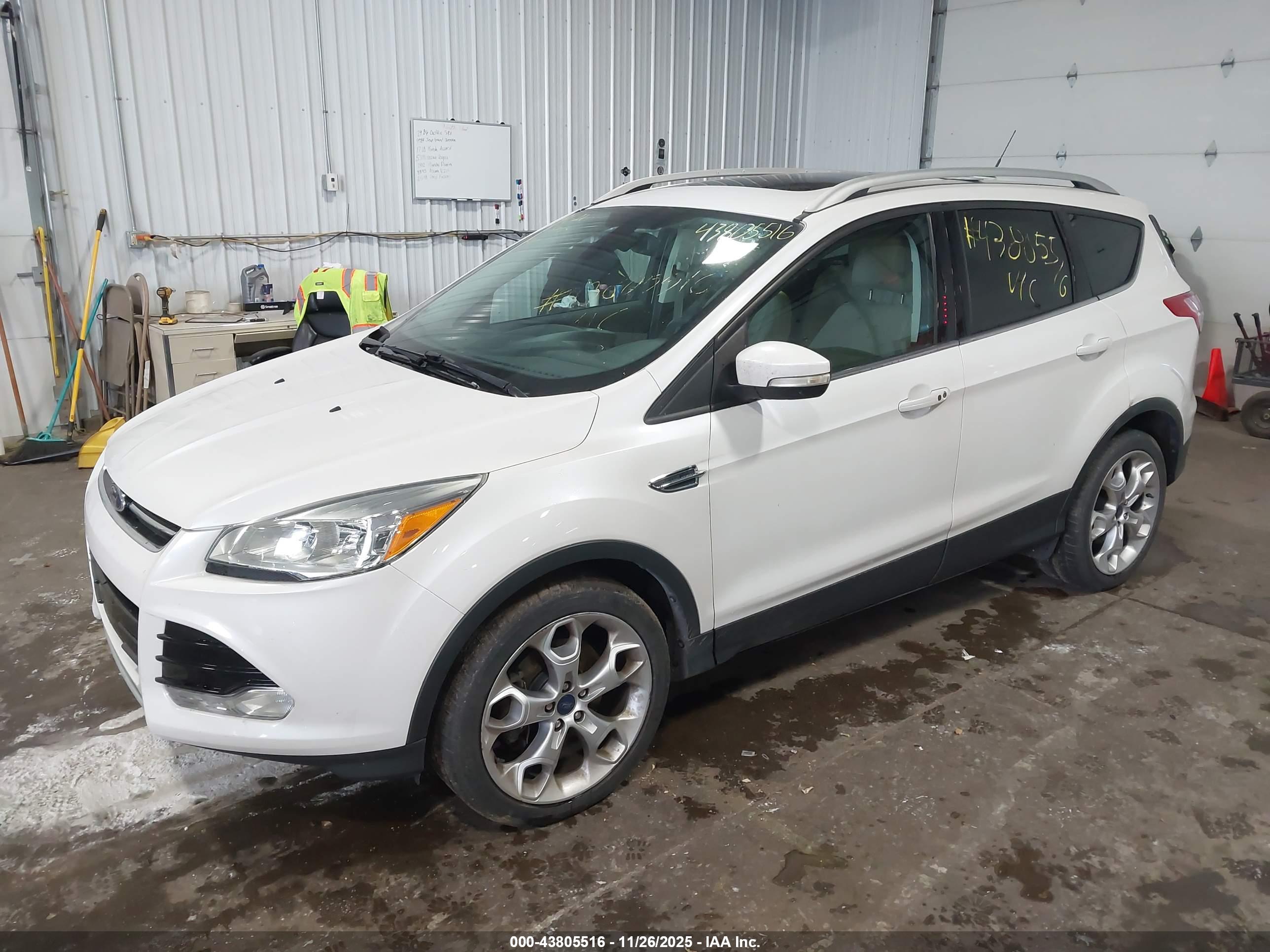 FORD ESCAPE image 2
