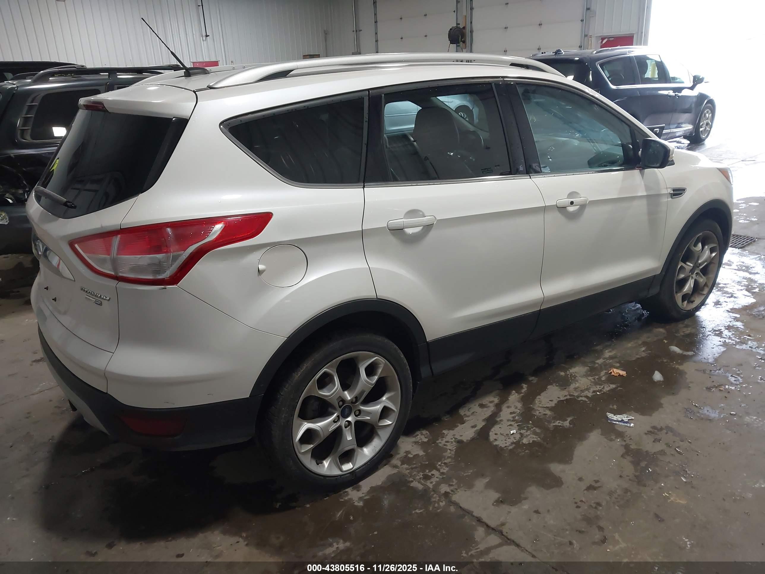 FORD ESCAPE image 4