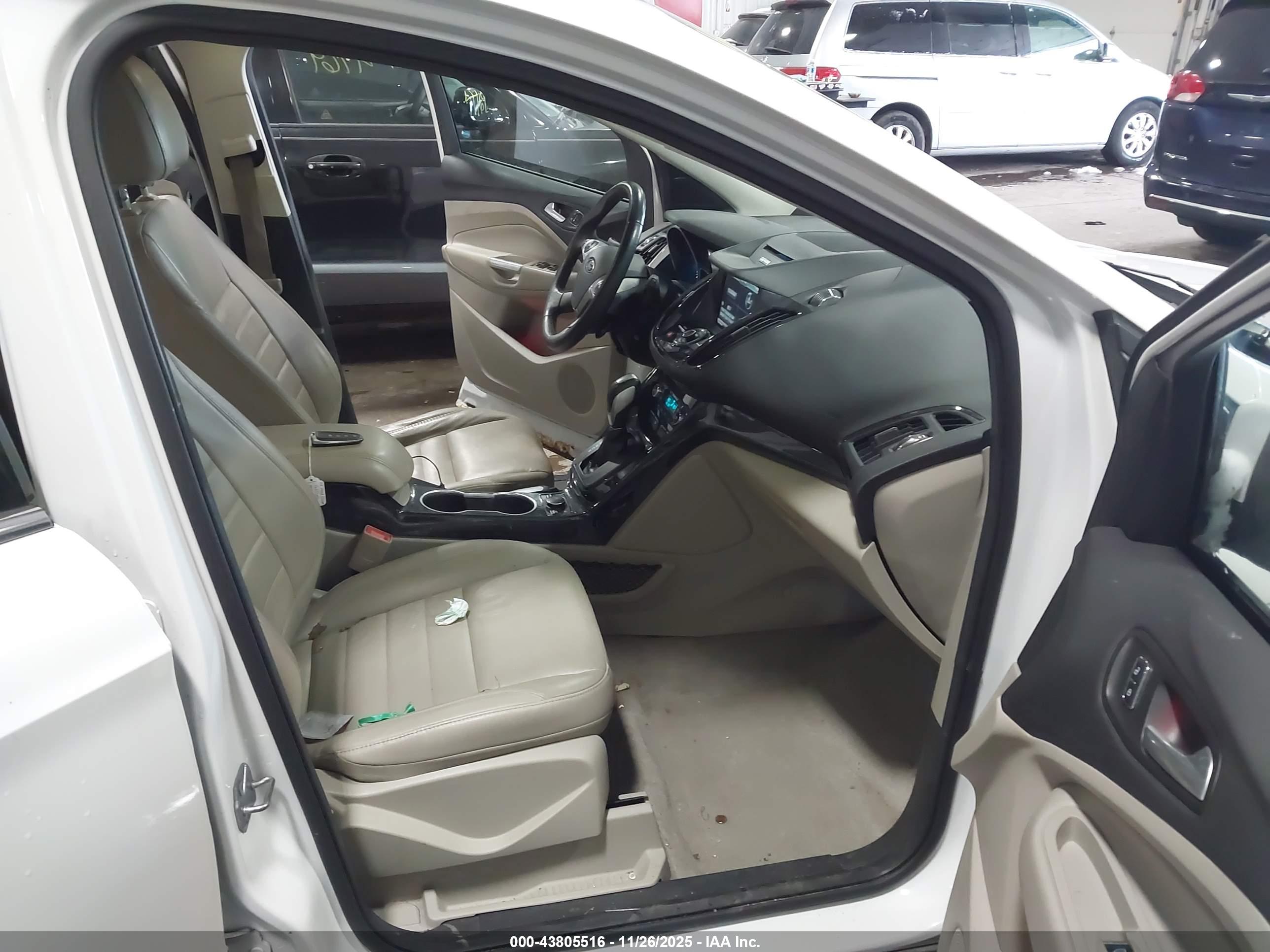 FORD ESCAPE image 5