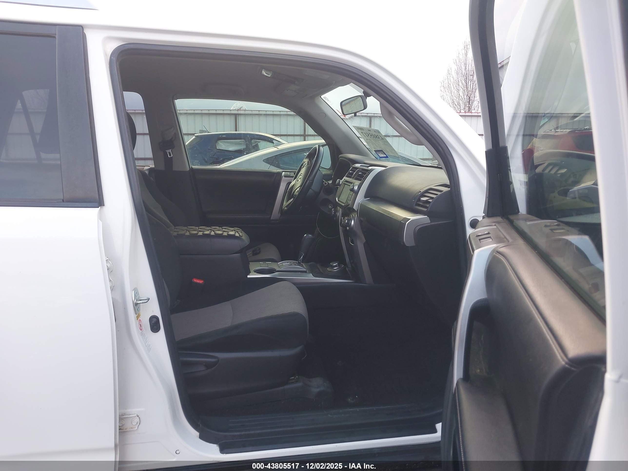 TOYOTA 4RUNNER image 5