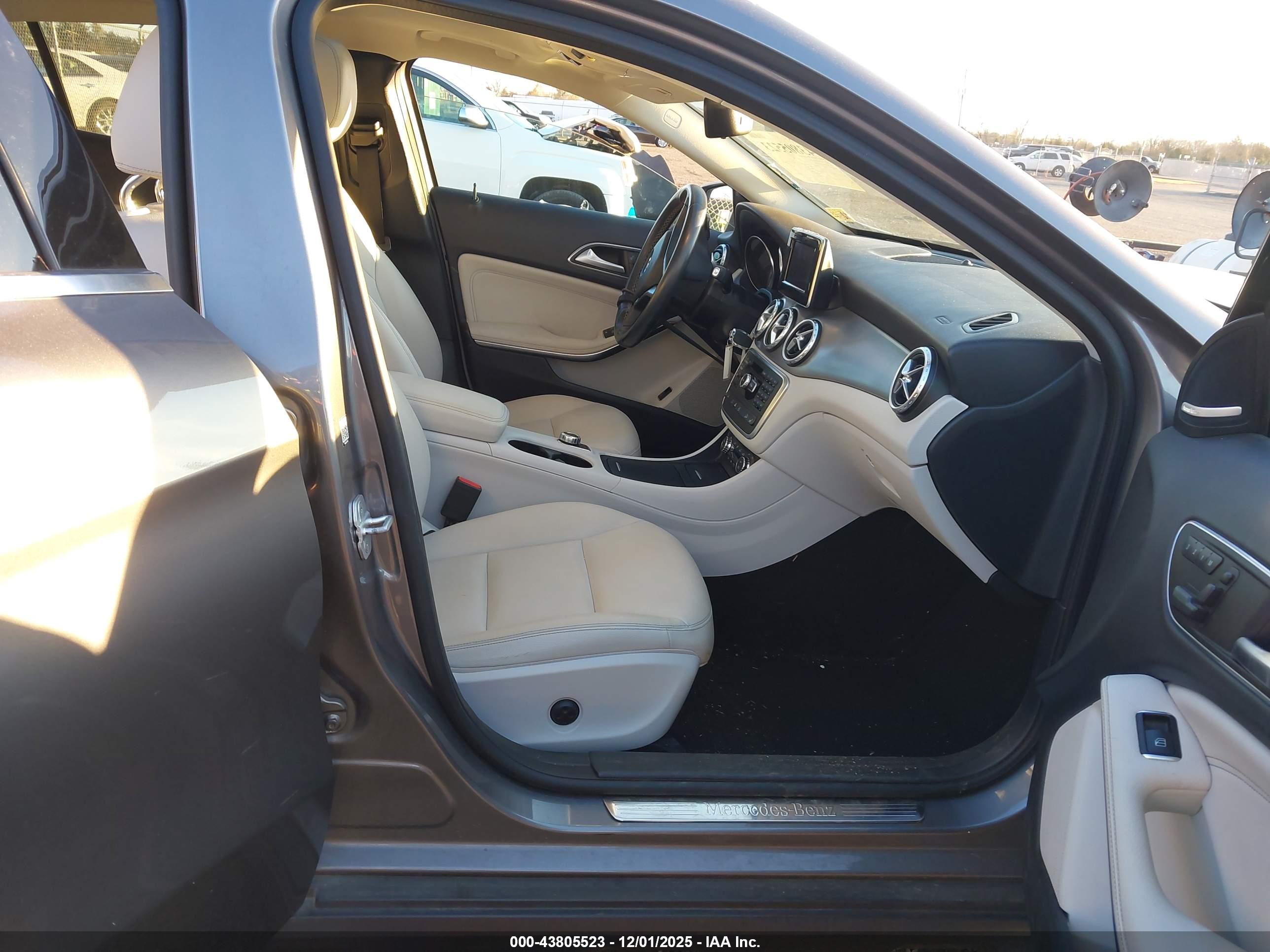 MERCEDES-BENZ GLA image 5