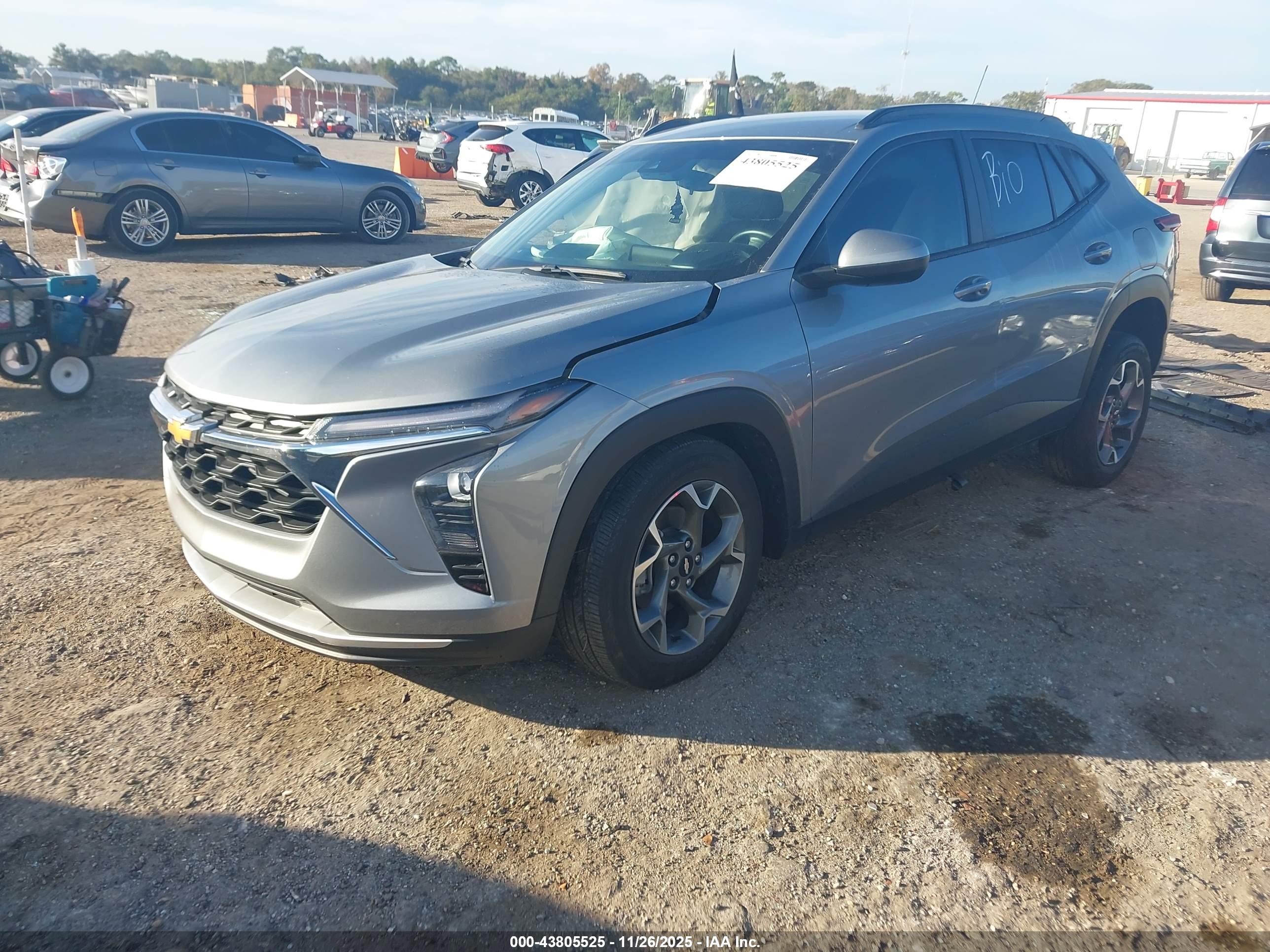 CHEVROLET TRAX image 2