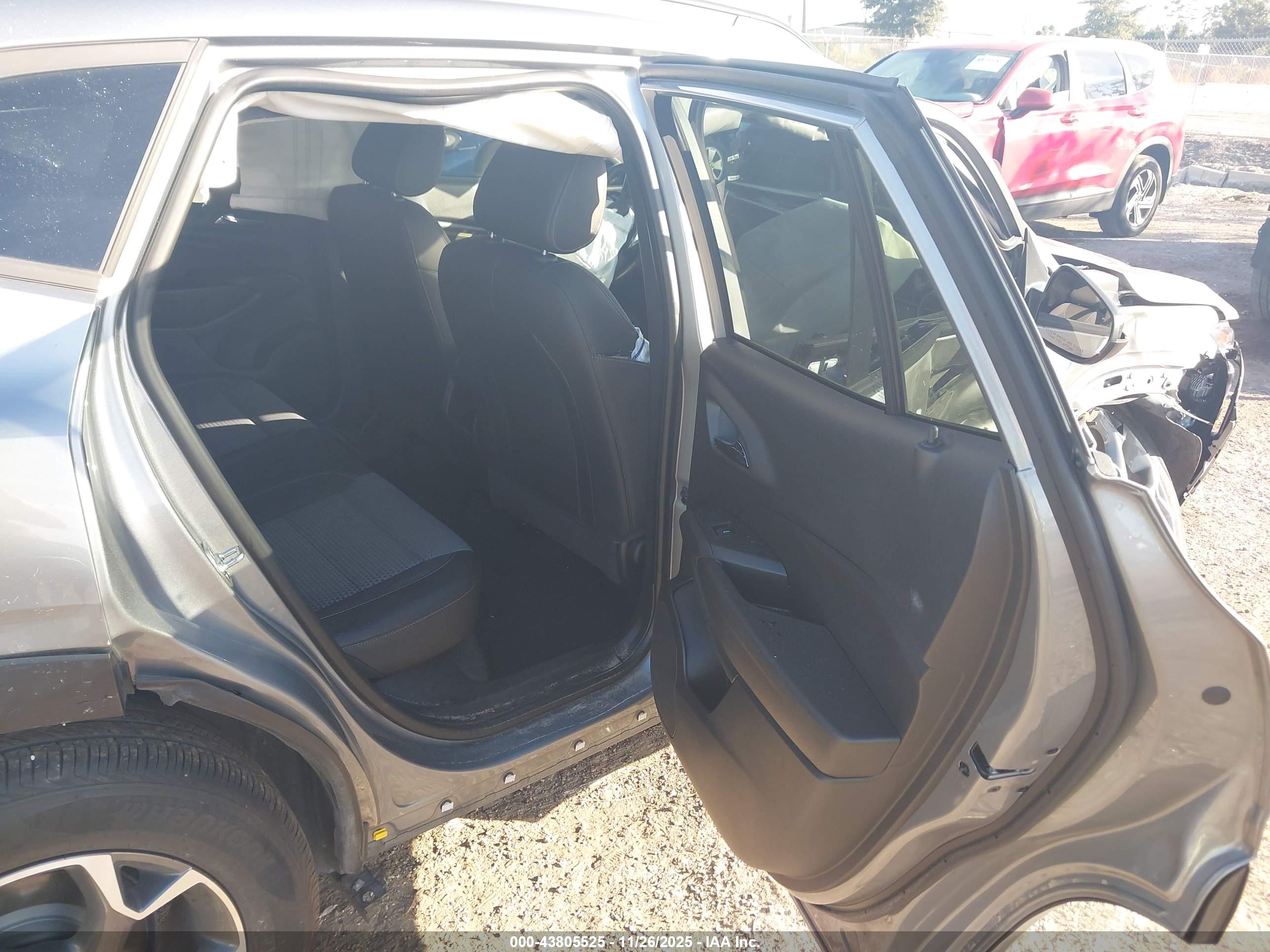 CHEVROLET TRAX image 8