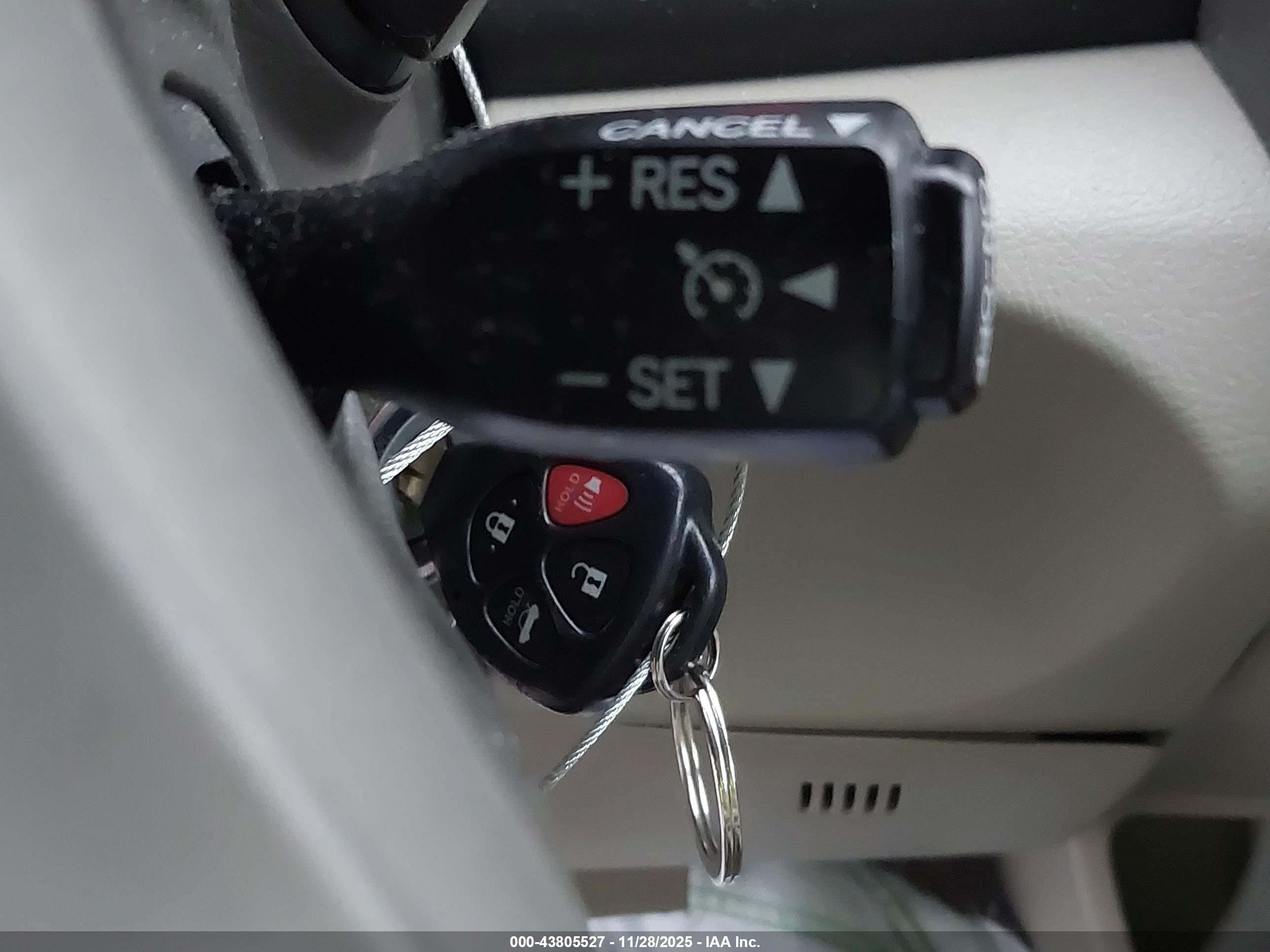 TOYOTA CAMRY image 11