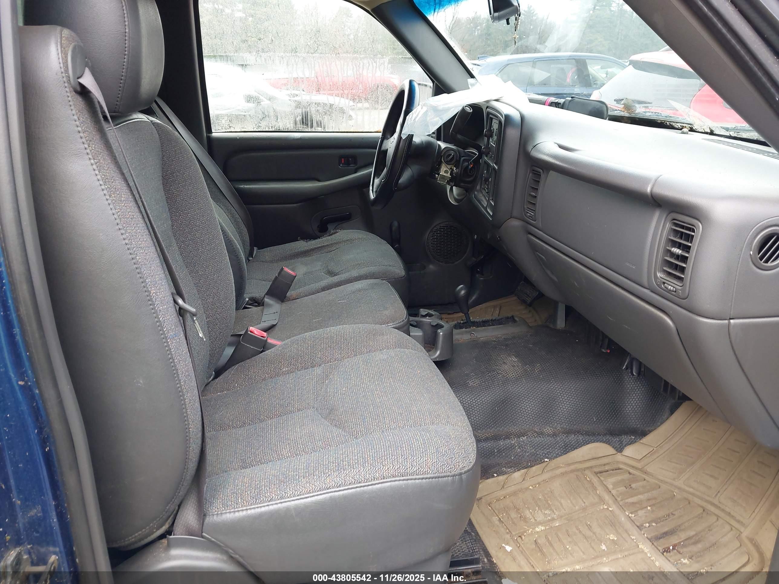 CHEVROLET SILVERADO image 5