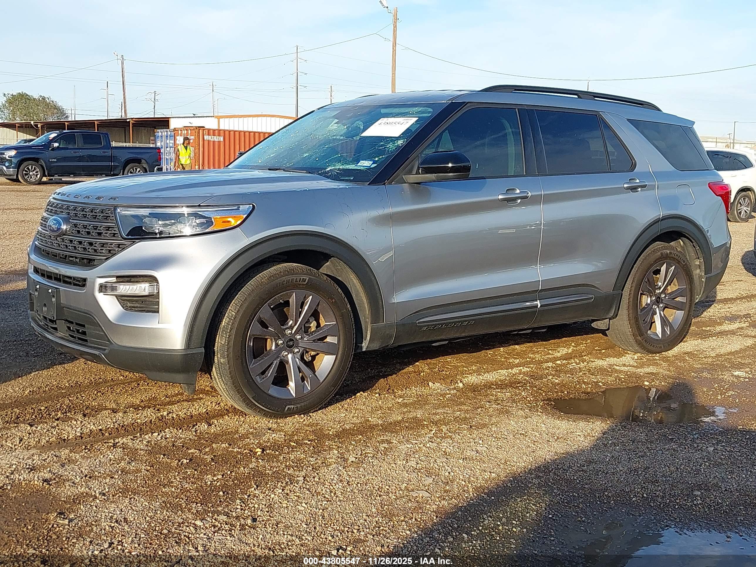 FORD EXPLORER image 2