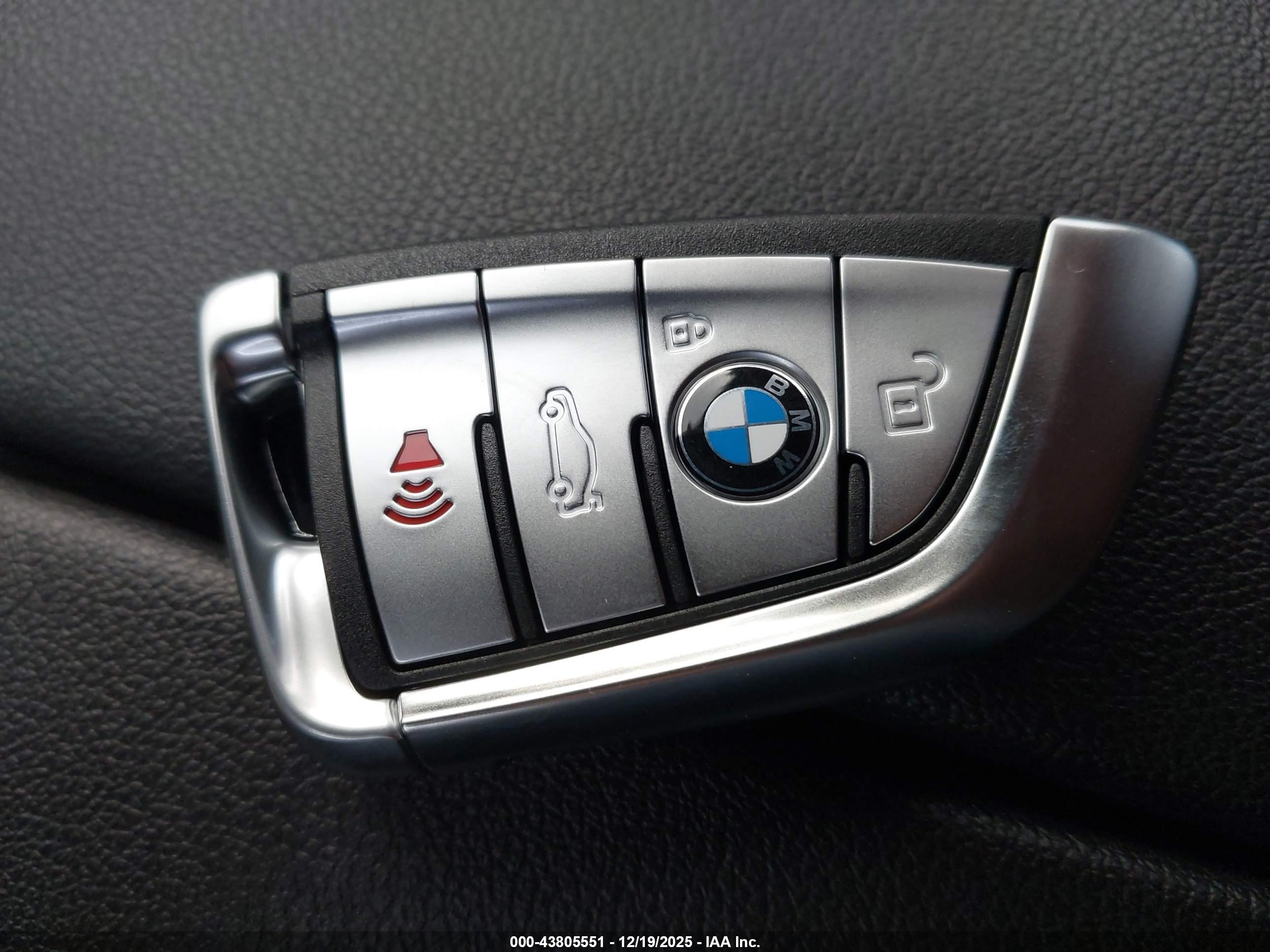 BMW 530E image 11