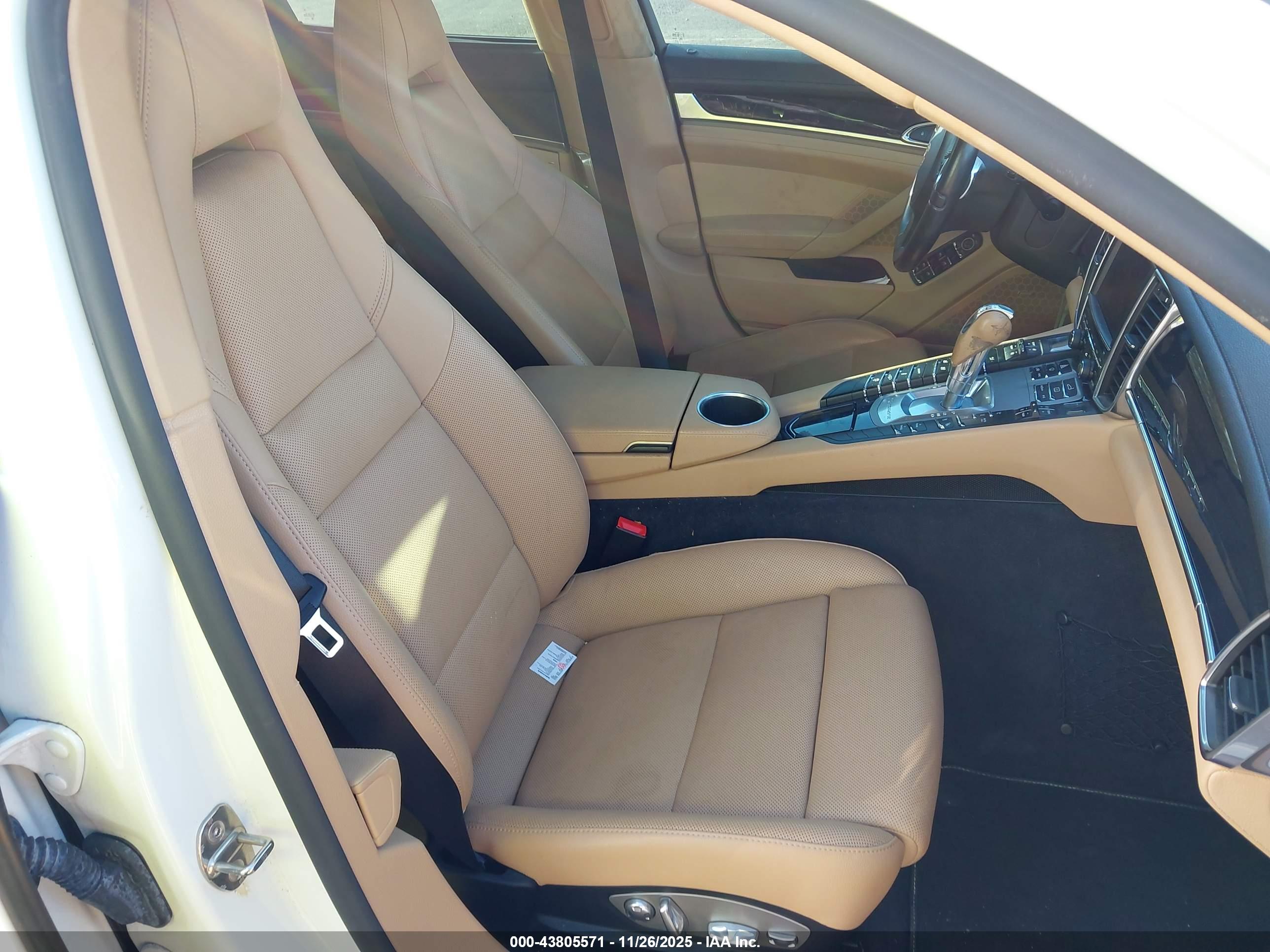 PORSCHE PANAMERA image 5