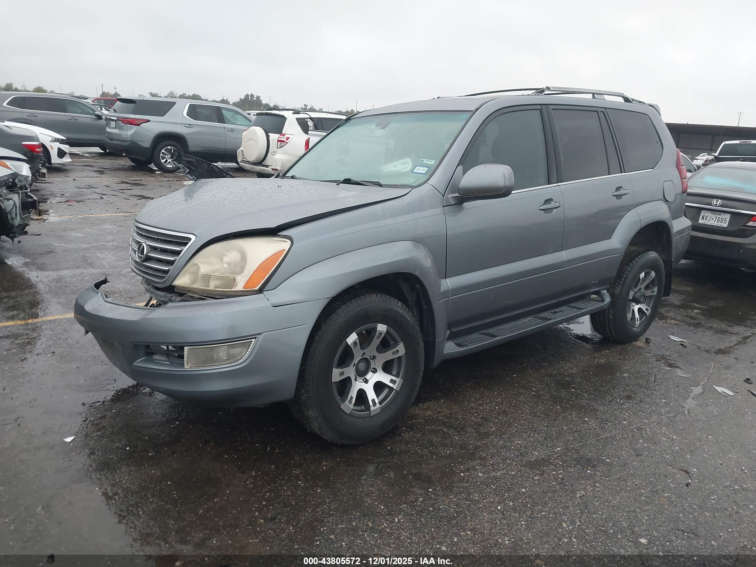 LEXUS GX image 2
