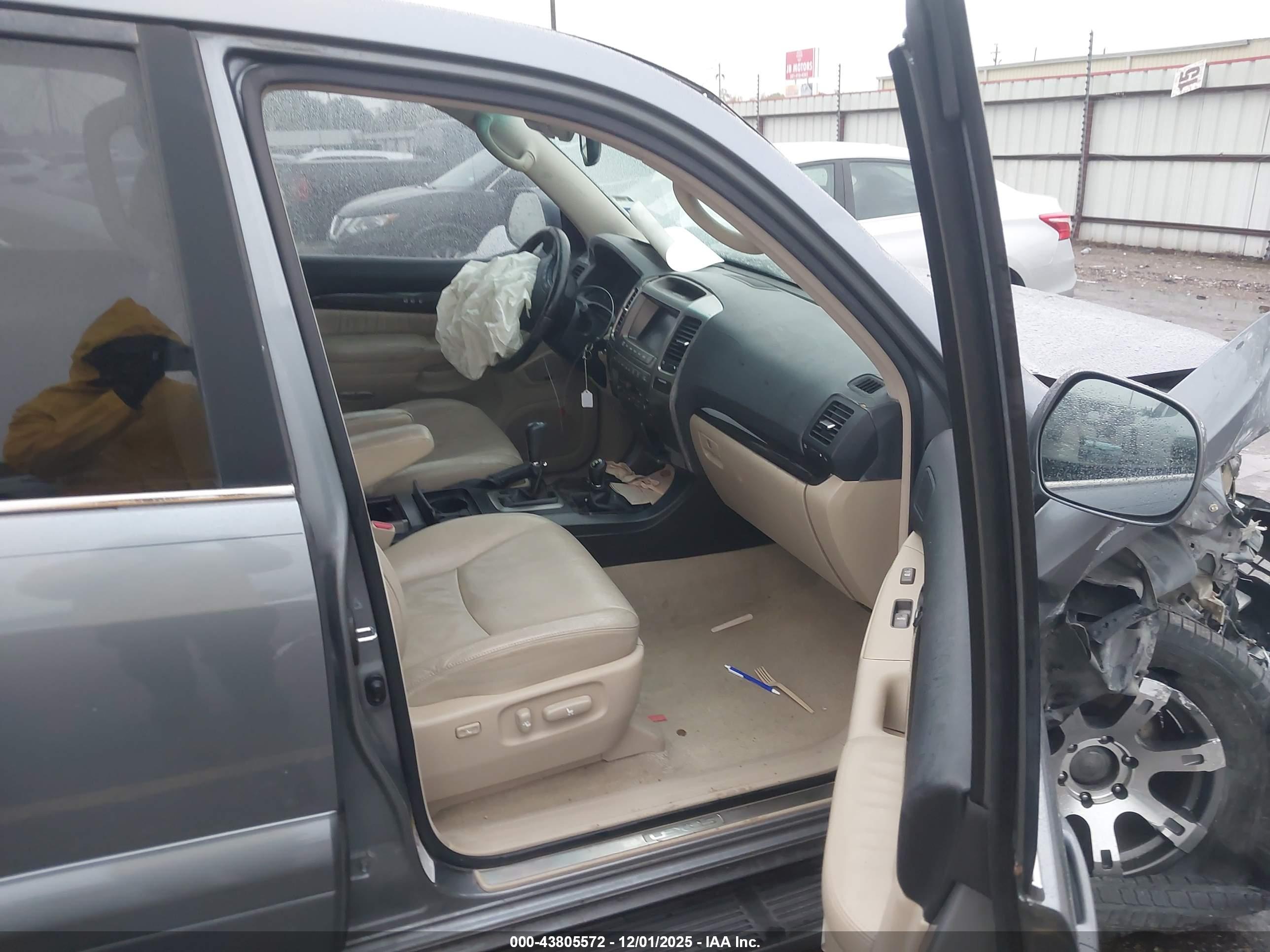 LEXUS GX image 5