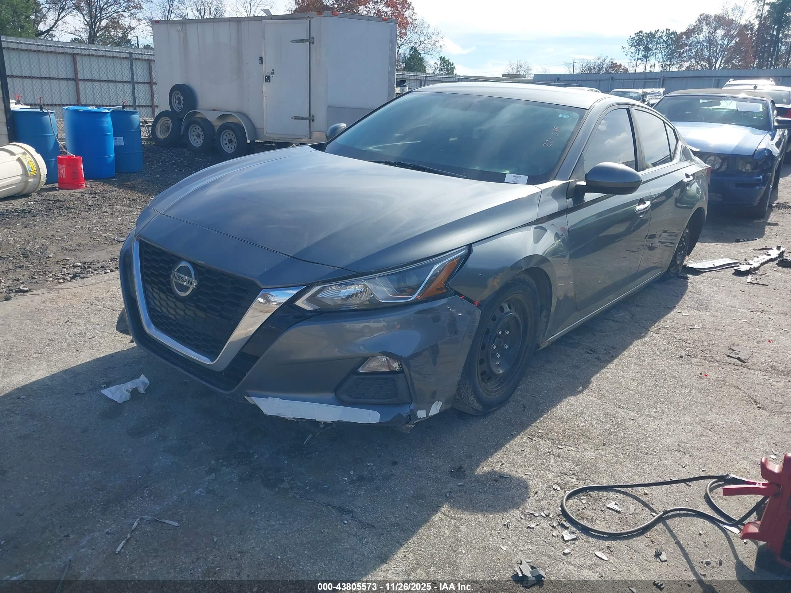 NISSAN ALTIMA image 2