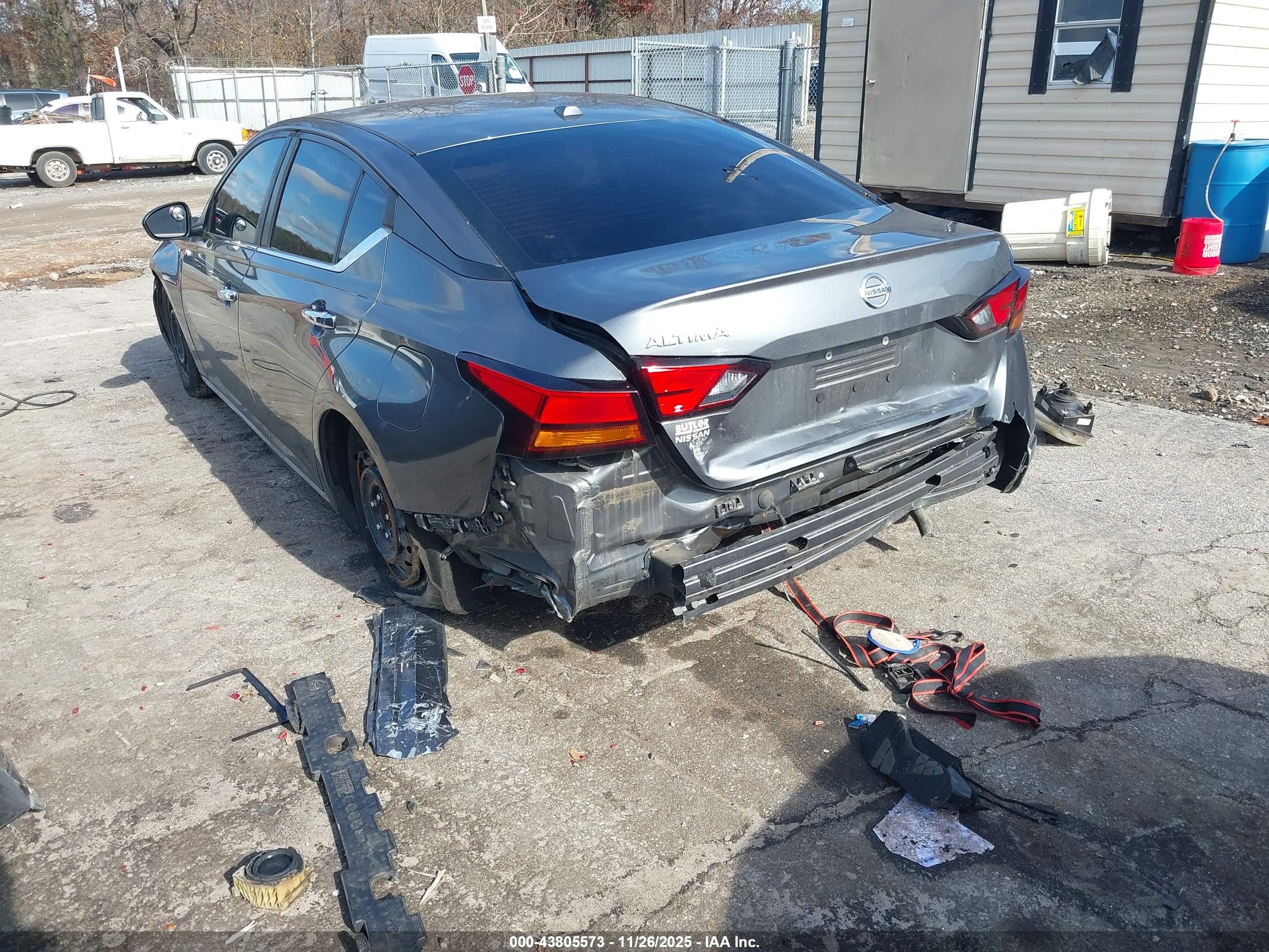 NISSAN ALTIMA image 3