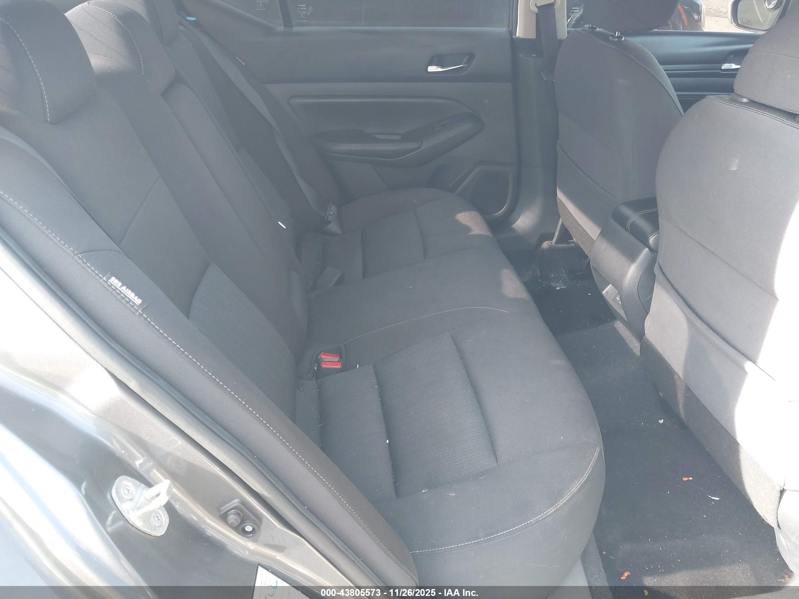 NISSAN ALTIMA image 8