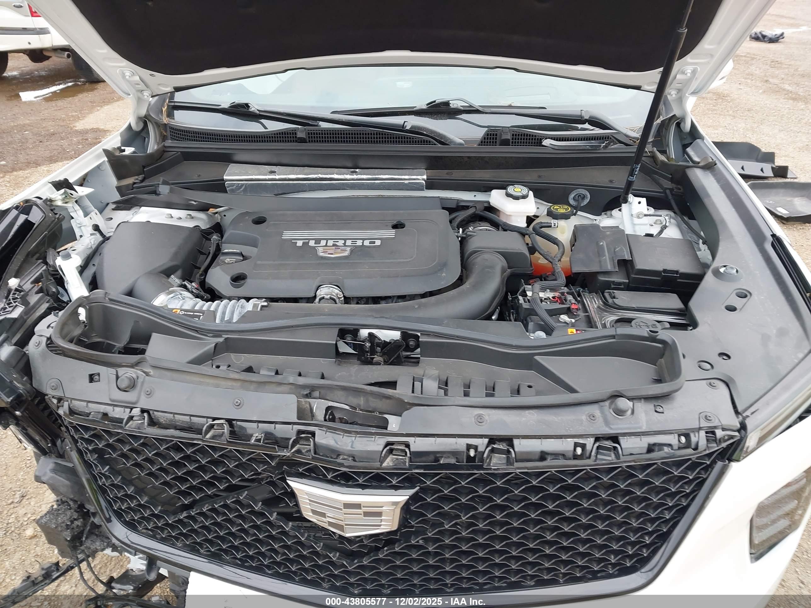 CADILLAC XT4 image 10