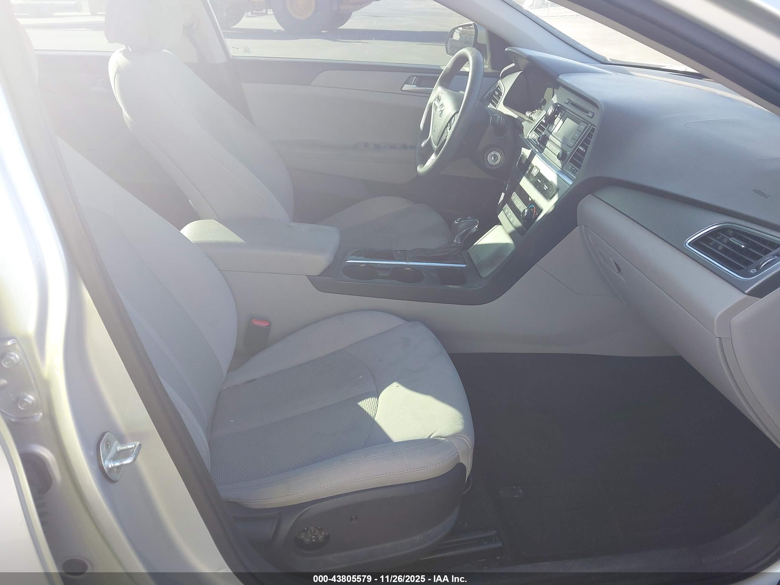 HYUNDAI SONATA image 5