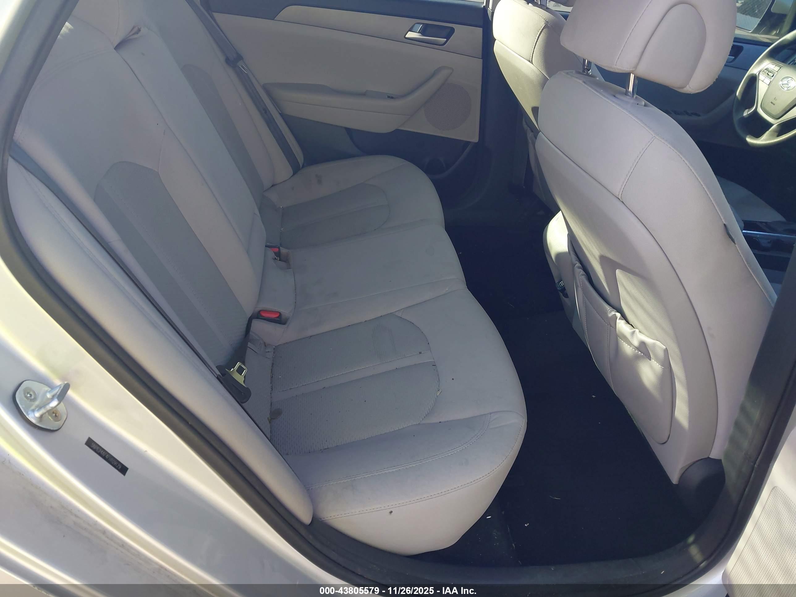 HYUNDAI SONATA image 8