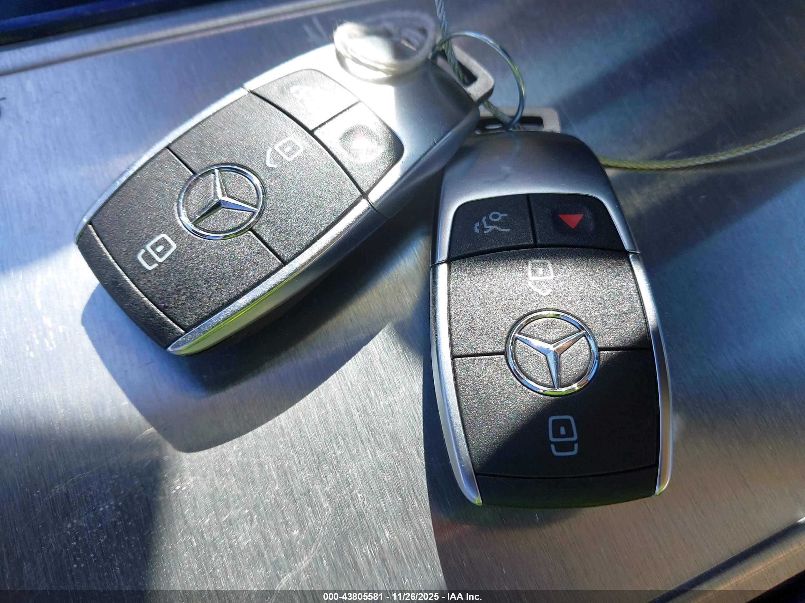MERCEDES-BENZ GLB image 11