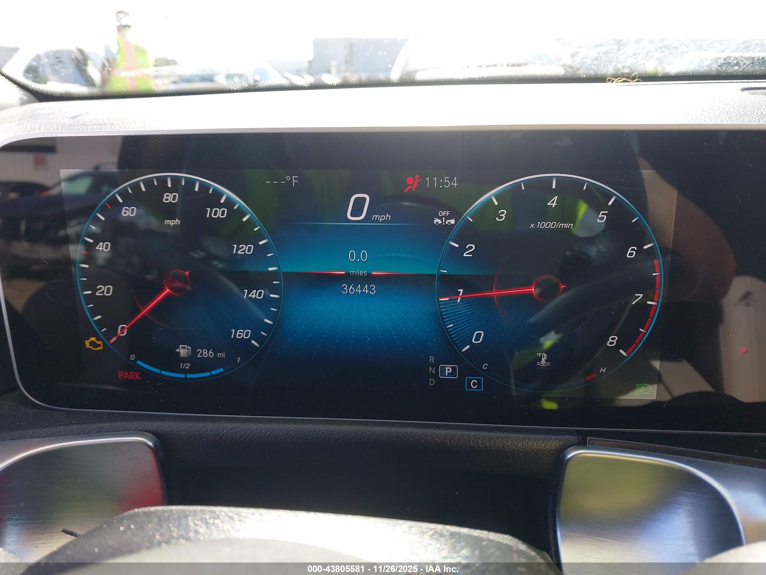 MERCEDES-BENZ GLB image 7