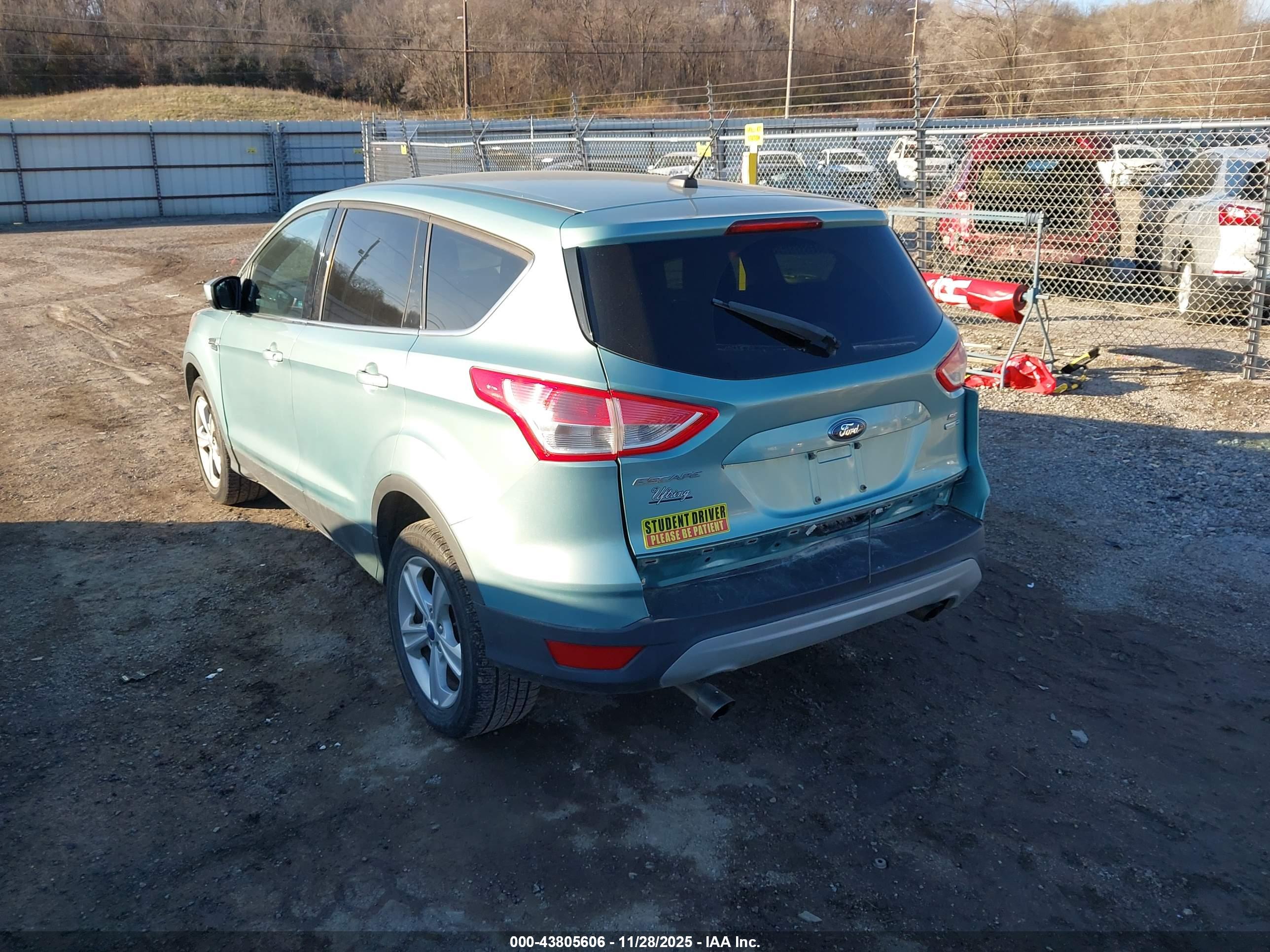 FORD ESCAPE image 3