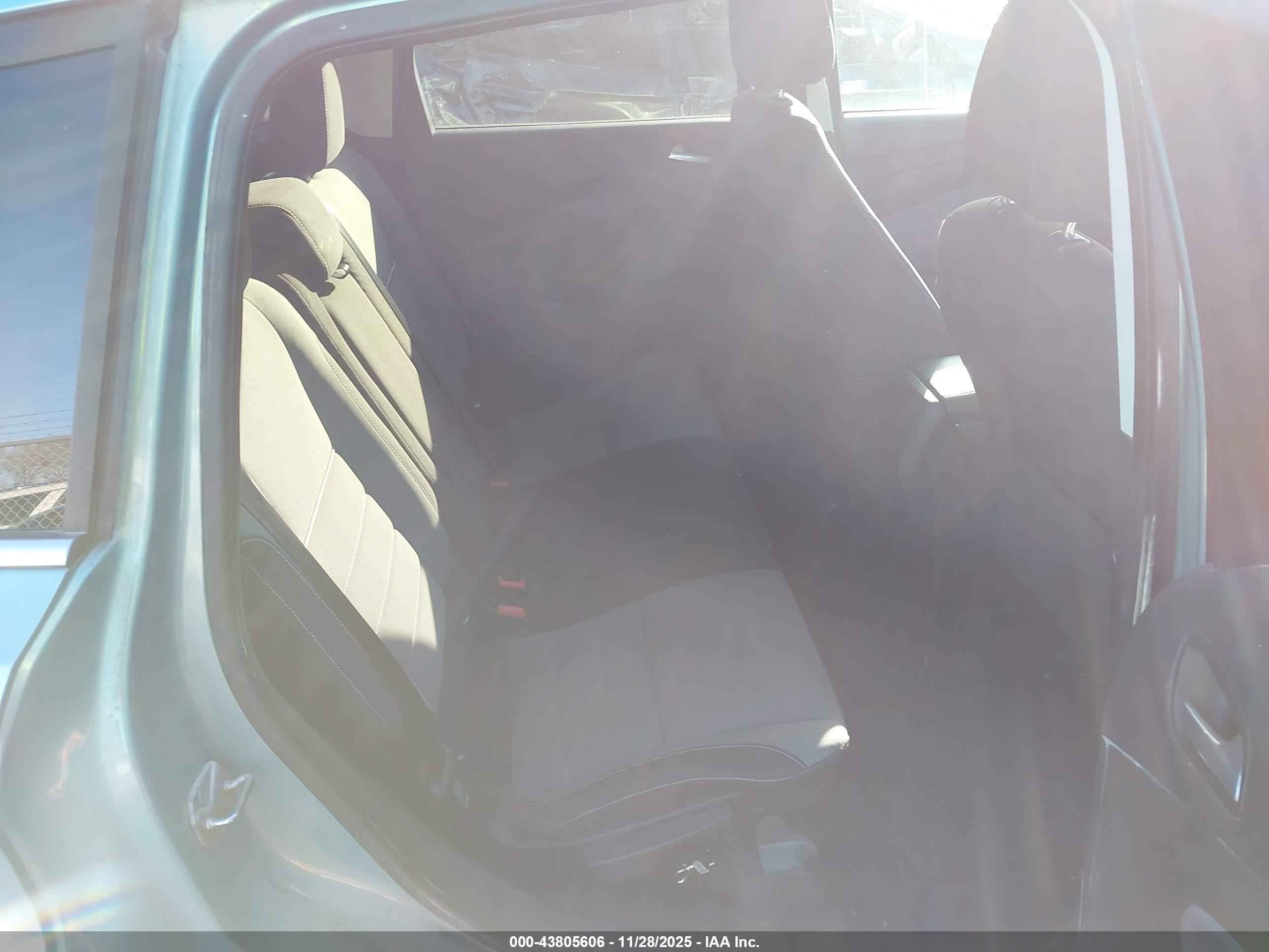 FORD ESCAPE image 8