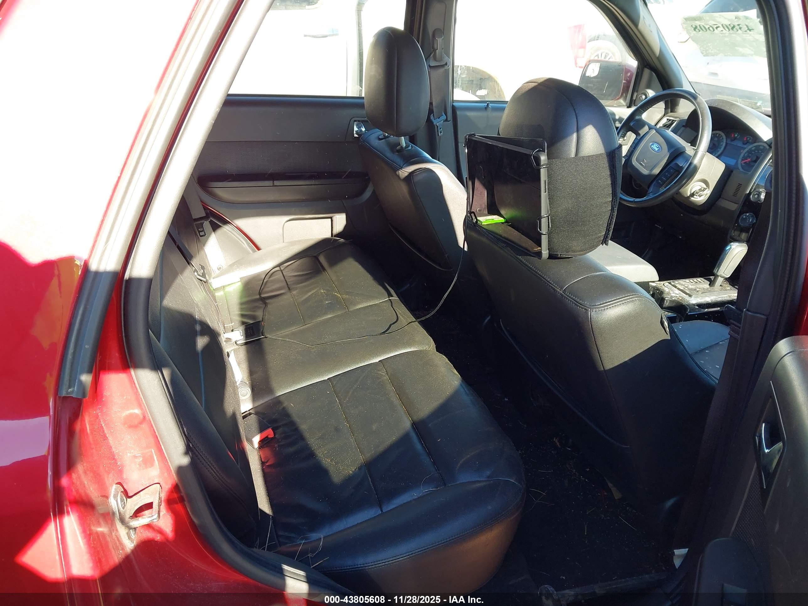 FORD ESCAPE image 8