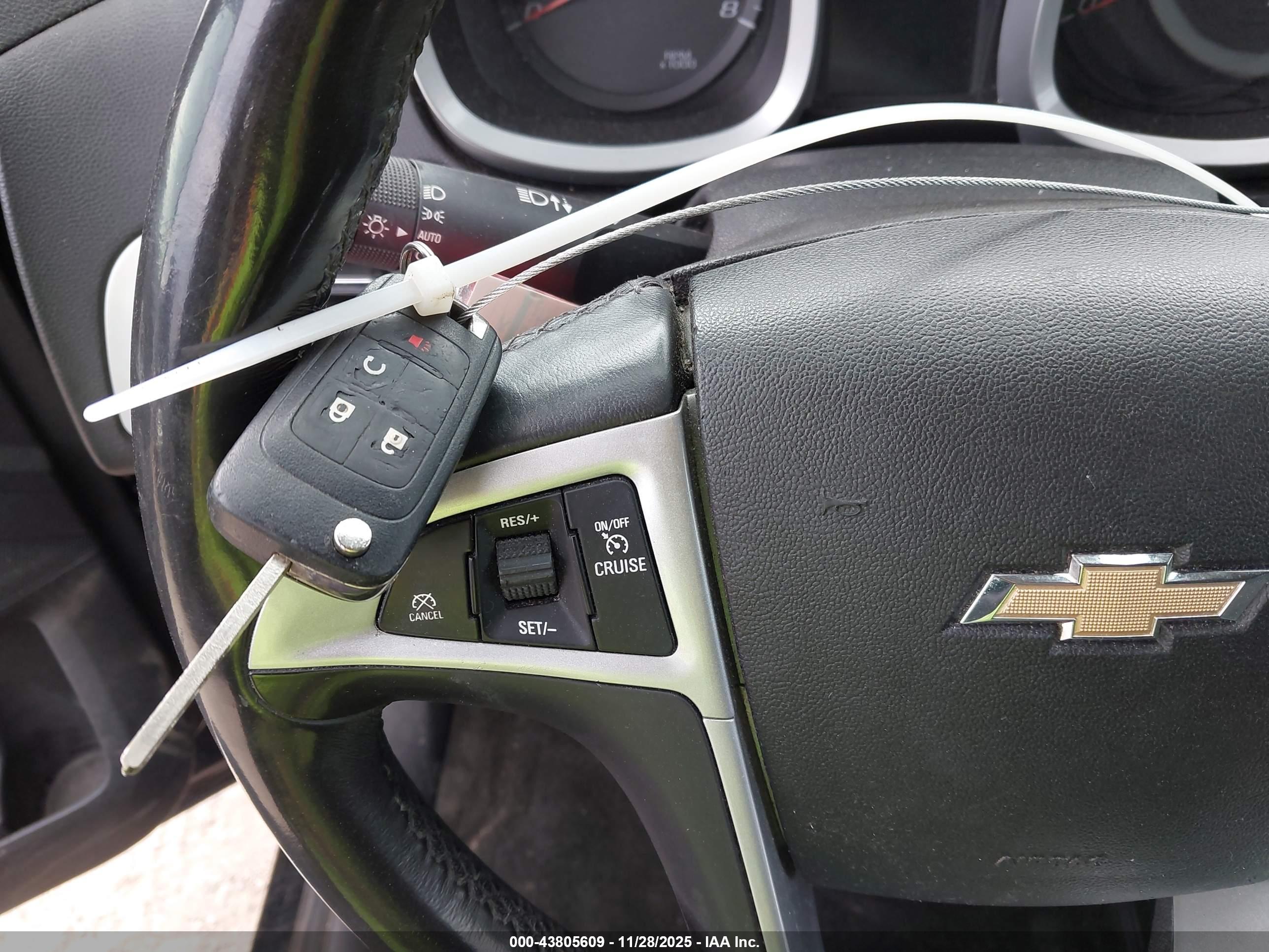 CHEVROLET EQUINOX image 11