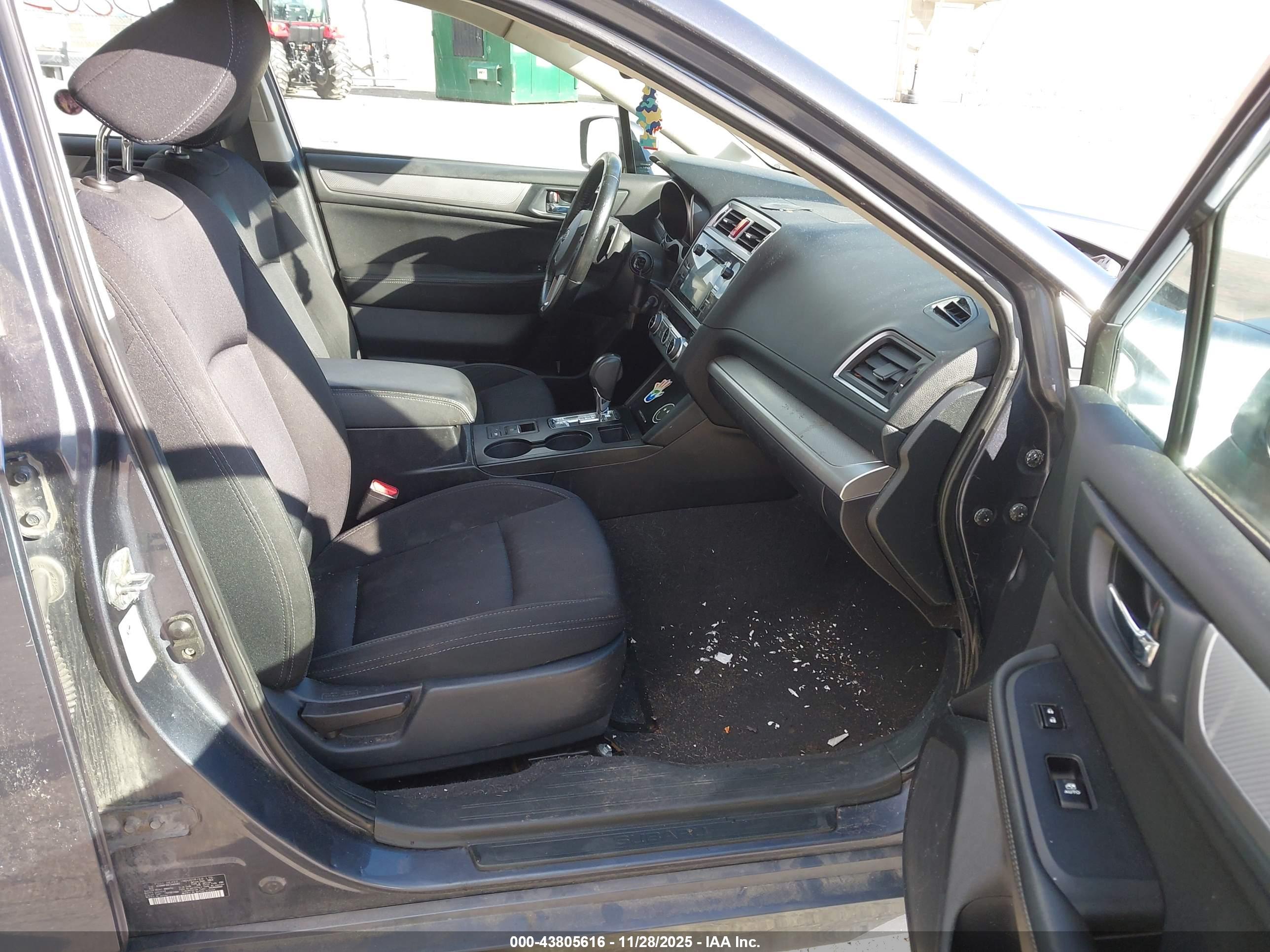 SUBARU LEGACY image 5