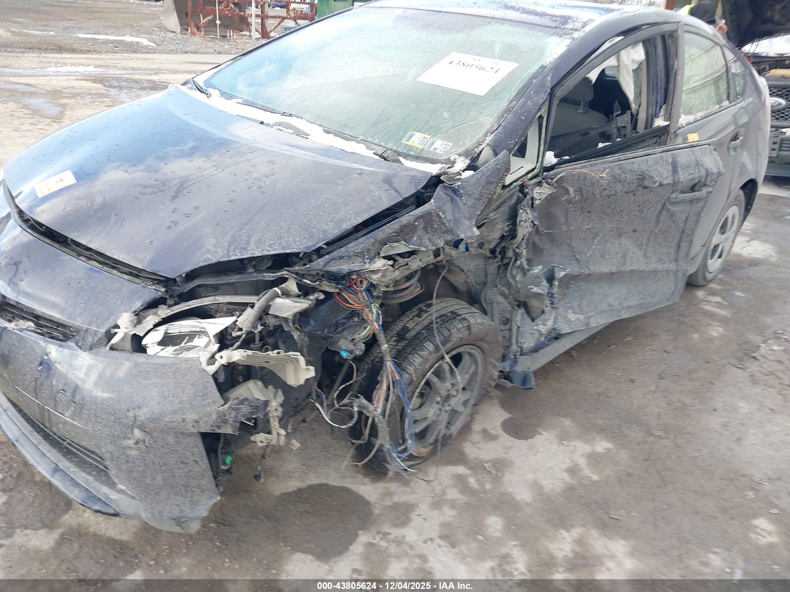 TOYOTA PRIUS image 6