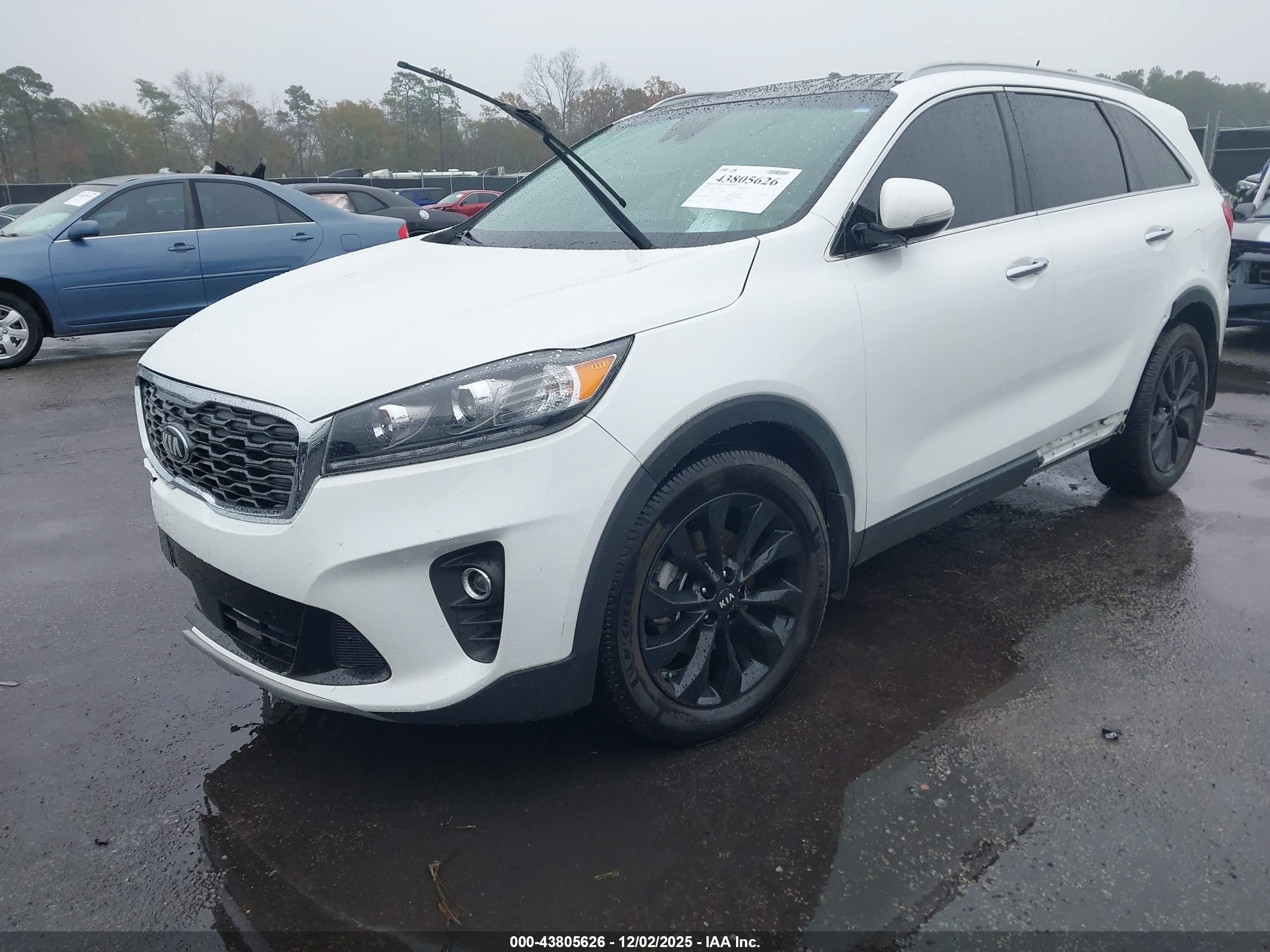 KIA SORENTO image 2