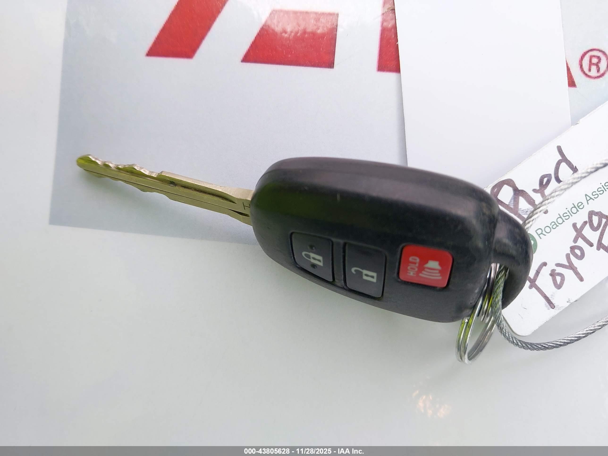 TOYOTA RAV4 image 11