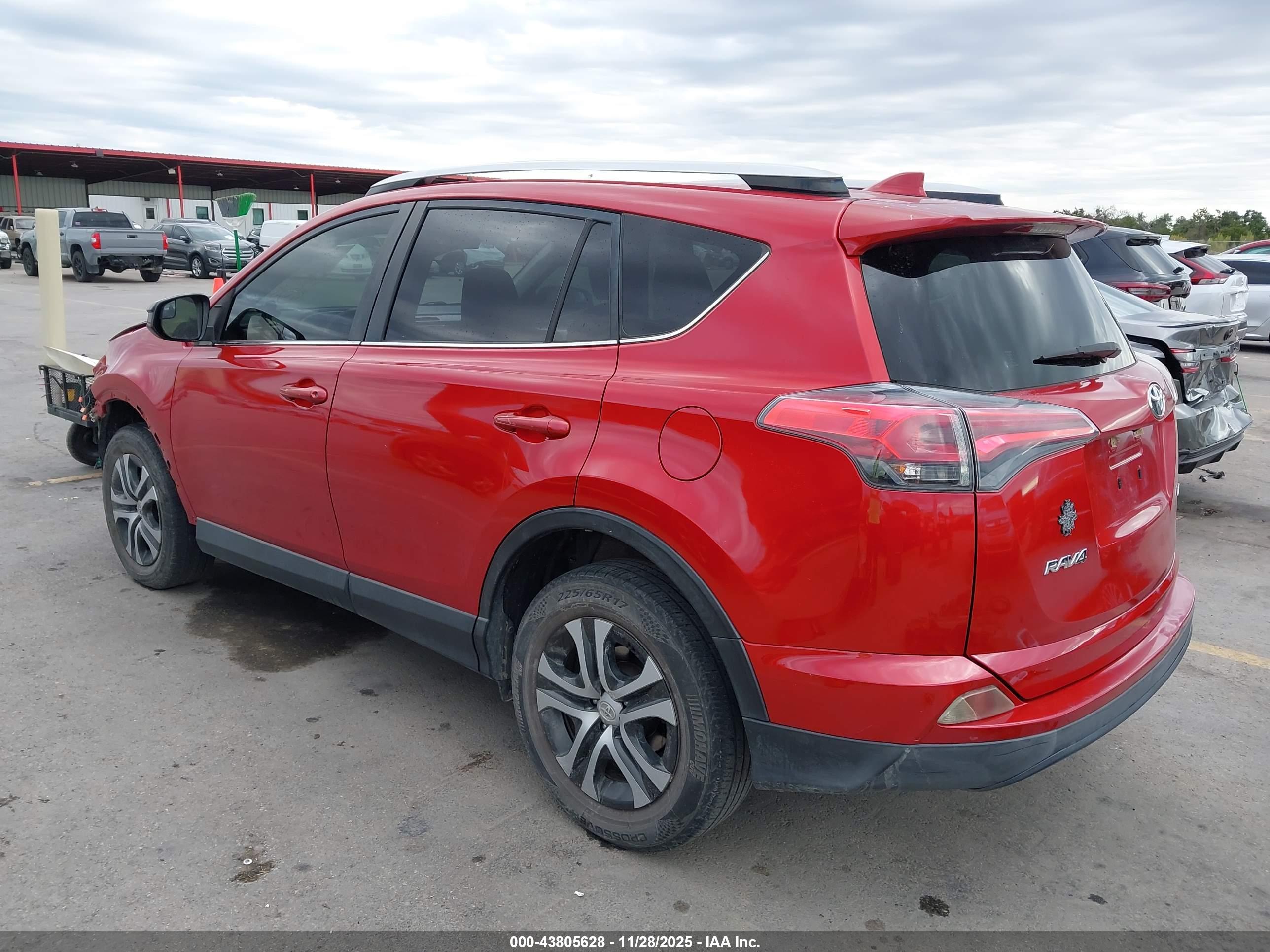 TOYOTA RAV4 image 3