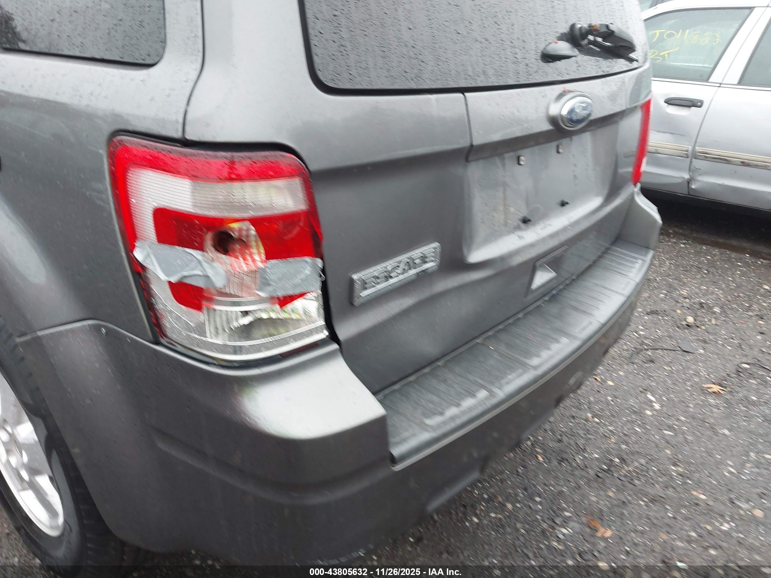 FORD ESCAPE image 6