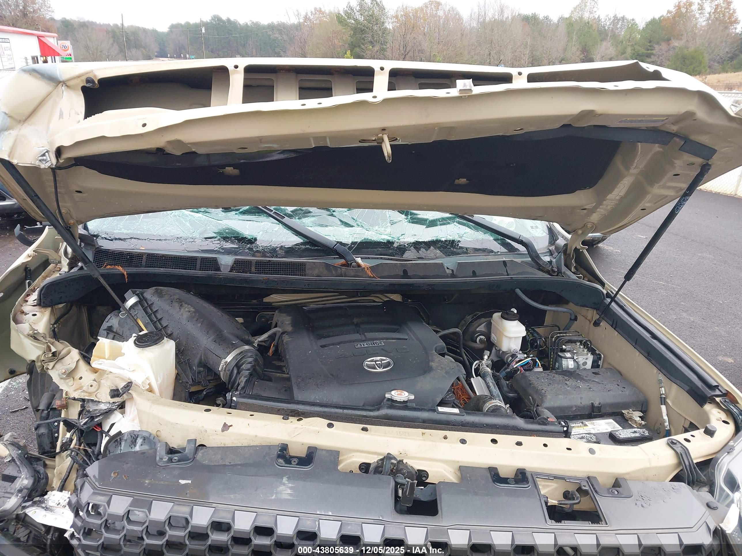 TOYOTA TUNDRA image 10