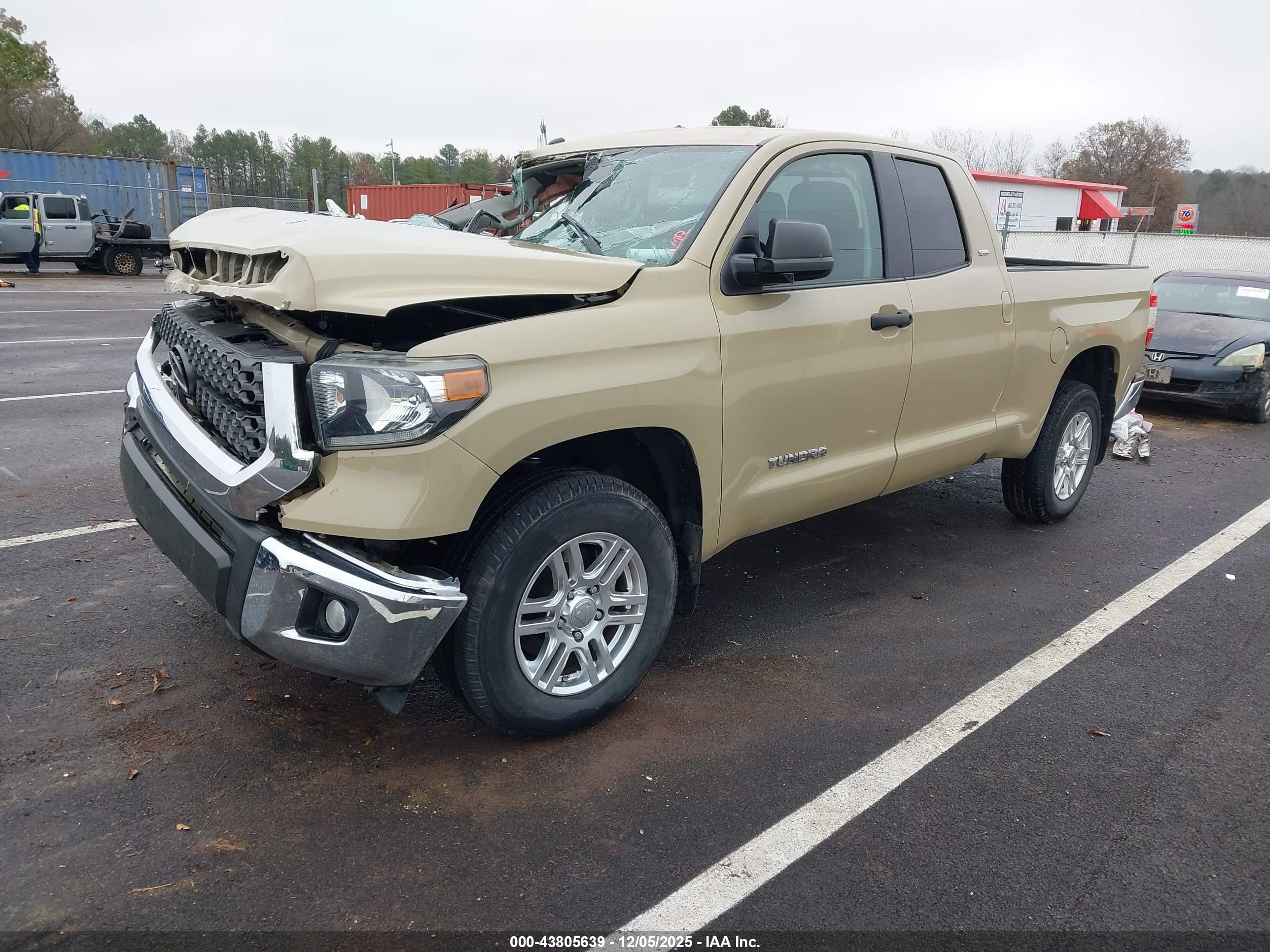 TOYOTA TUNDRA image 2