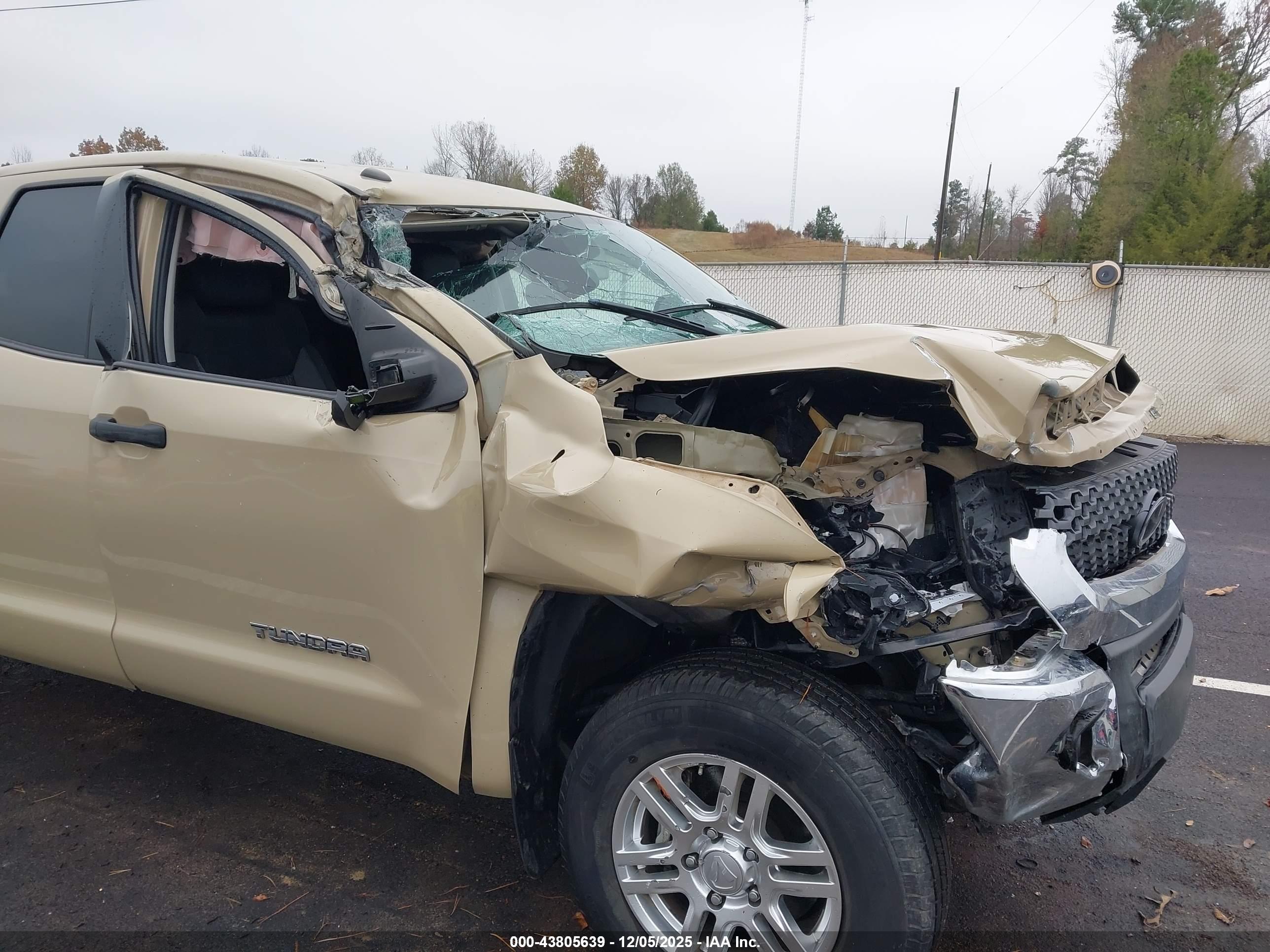 TOYOTA TUNDRA image 6