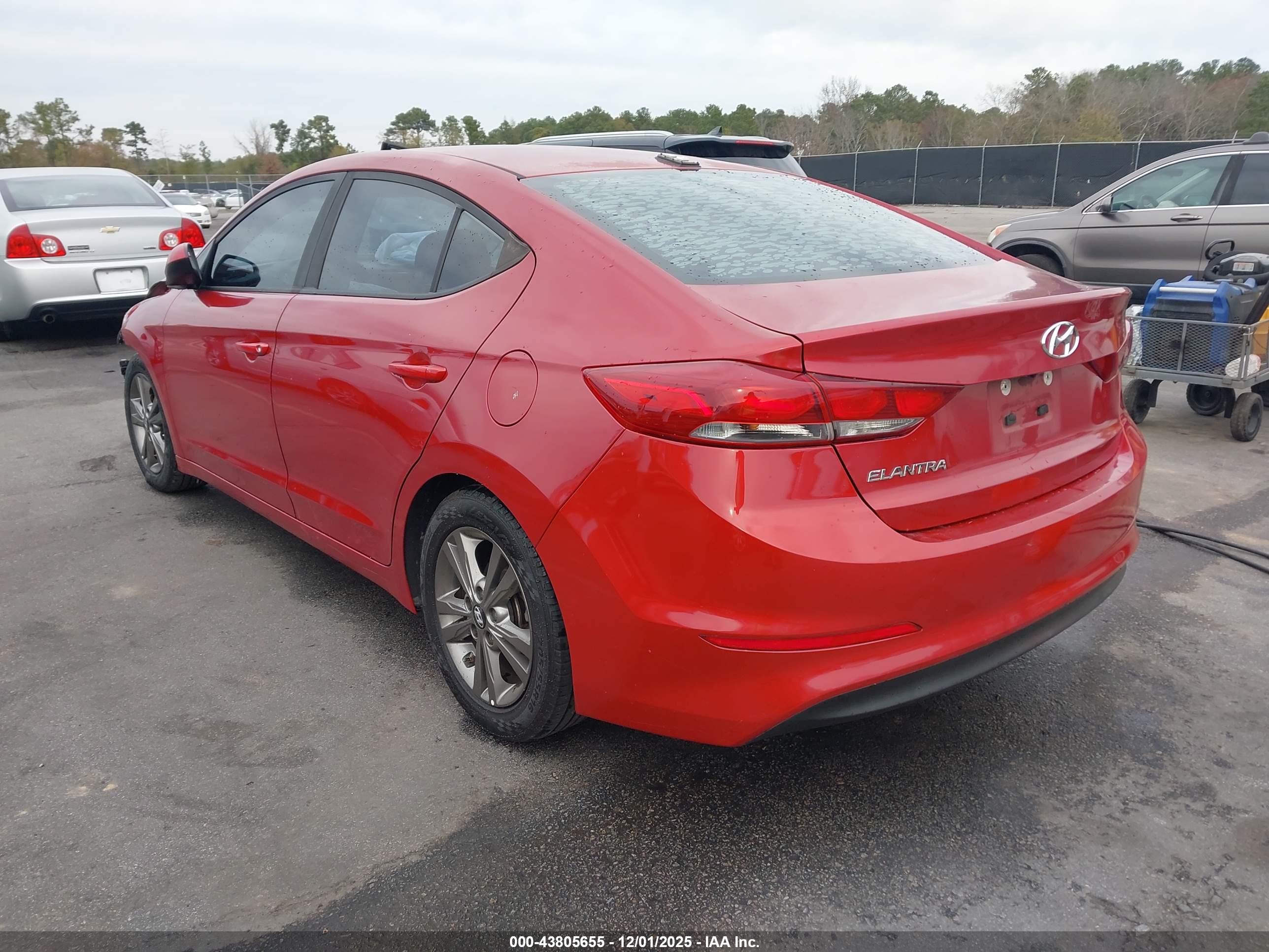 HYUNDAI ELANTRA image 3