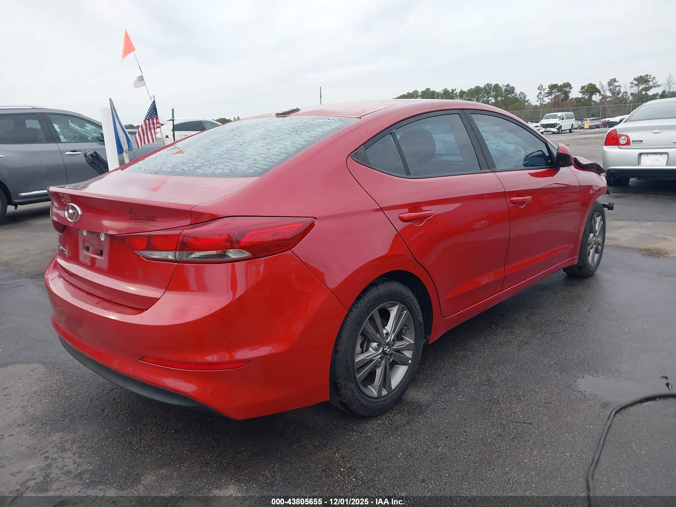 HYUNDAI ELANTRA image 4