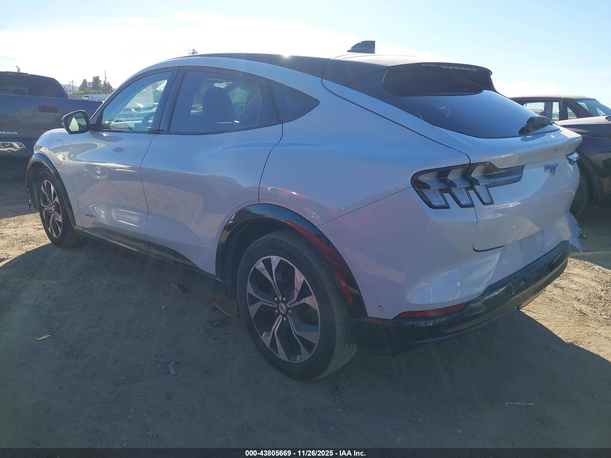 FORD MUSTANG image 3