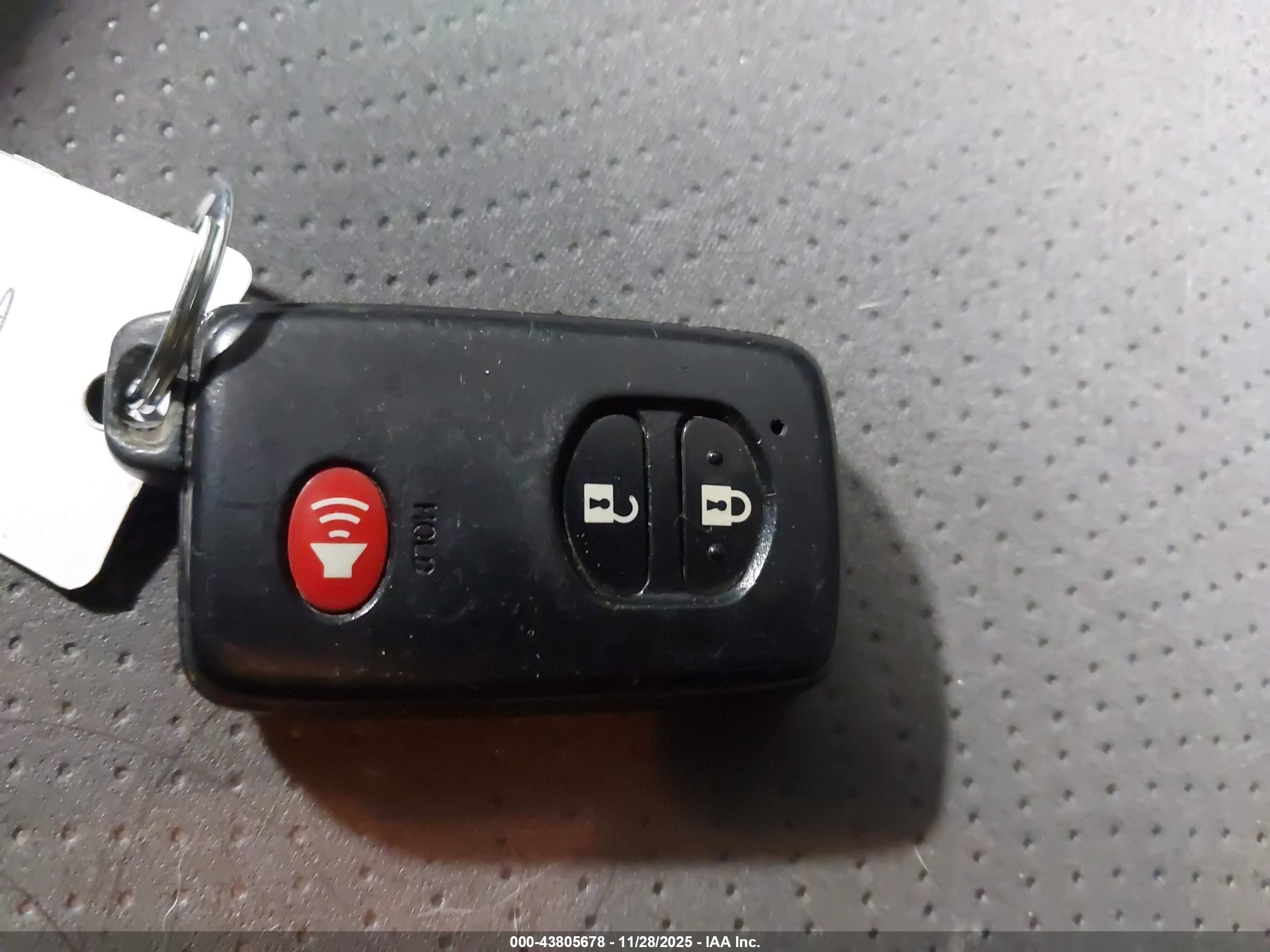TOYOTA PRIUS image 11