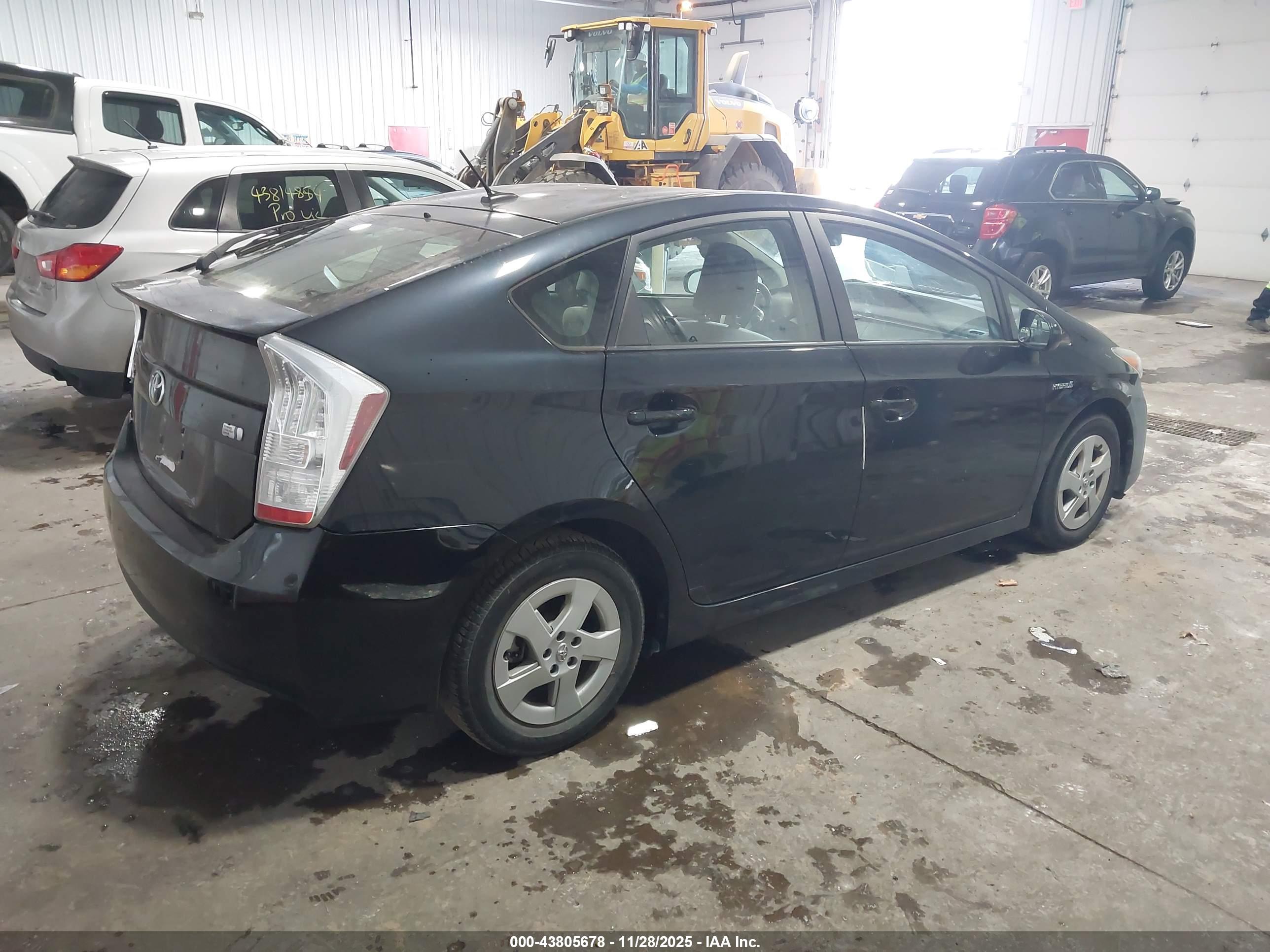 TOYOTA PRIUS image 4