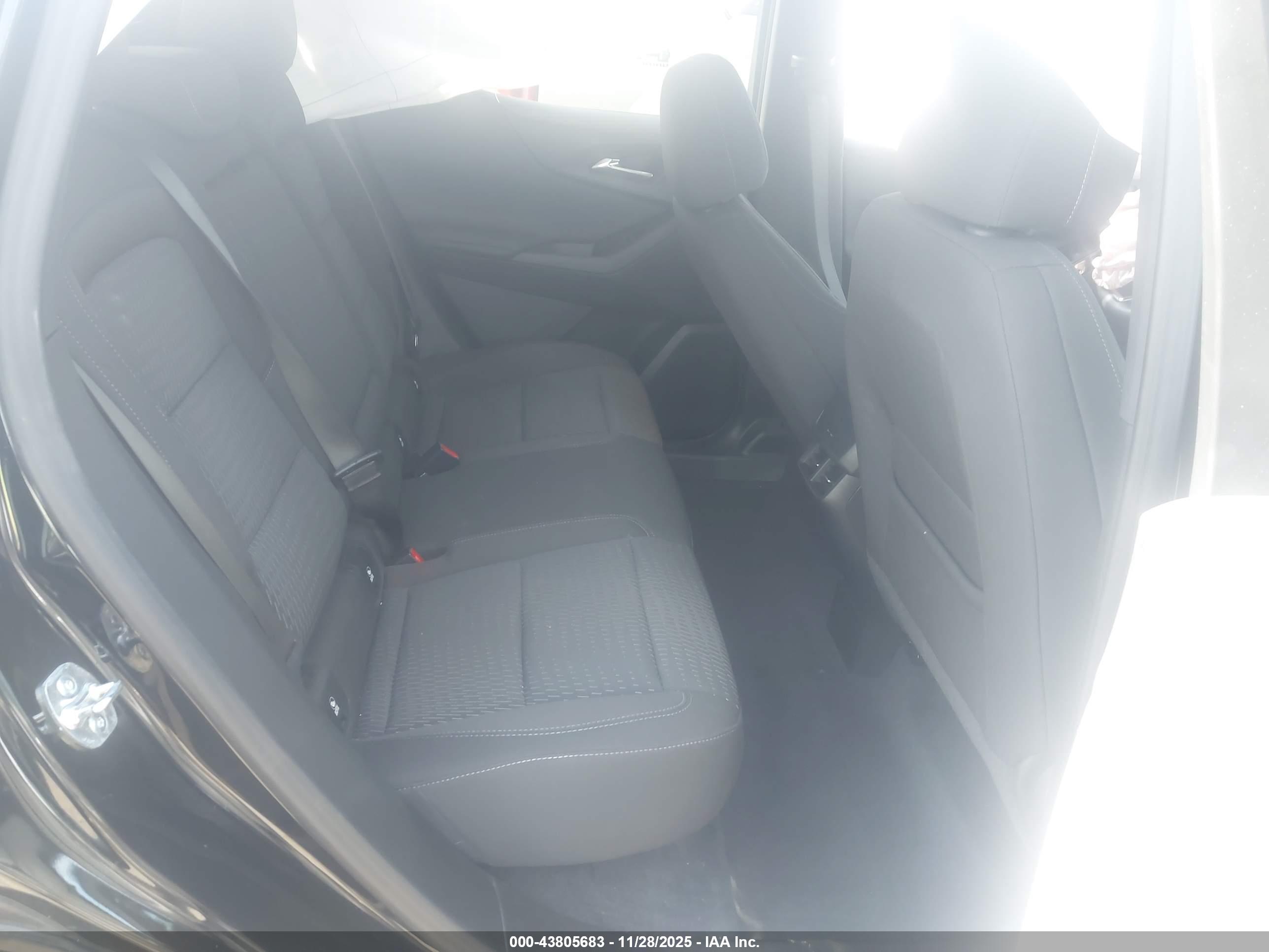 CHEVROLET EQUINOX image 8