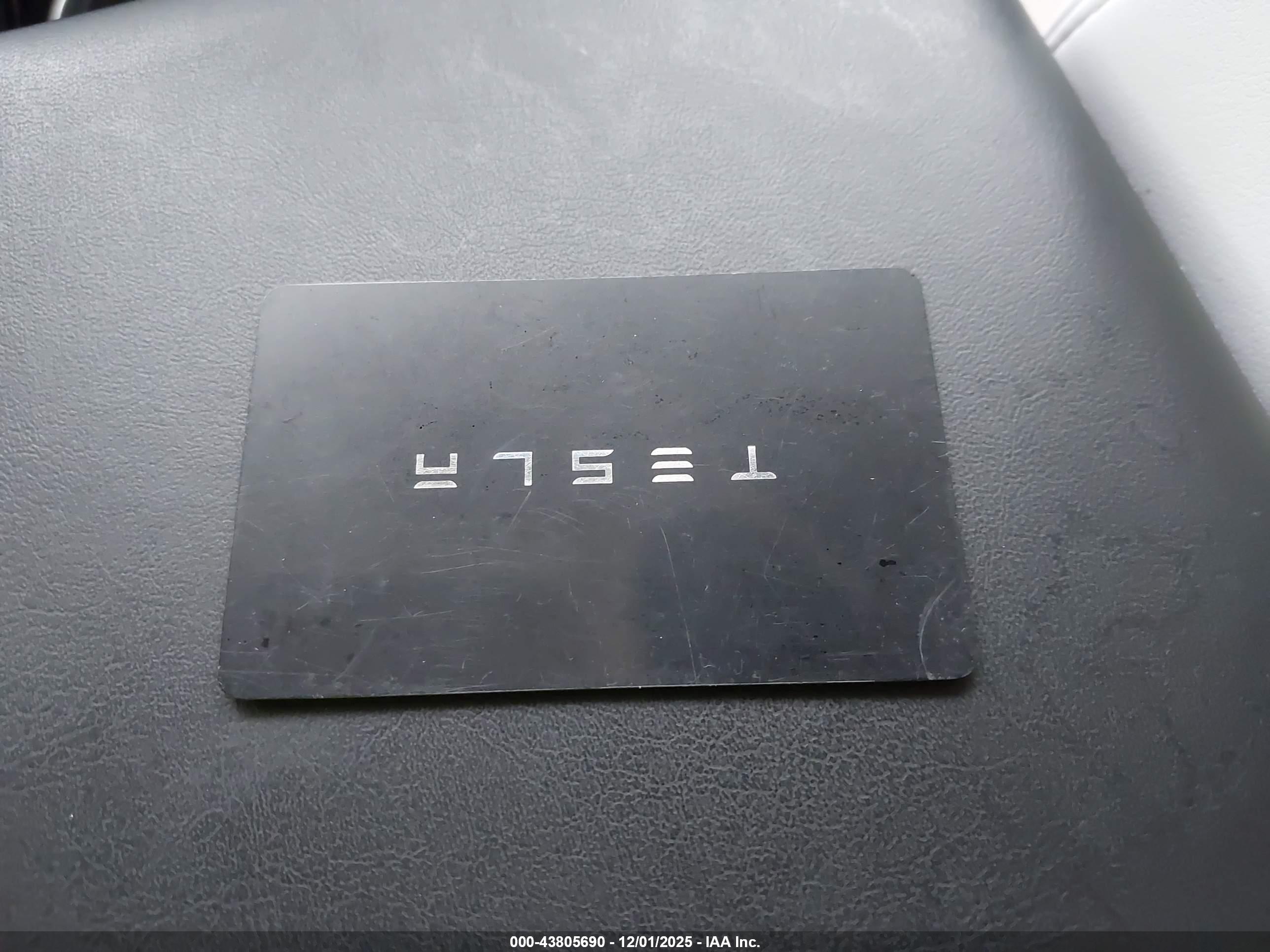 TESLA MODEL image 11