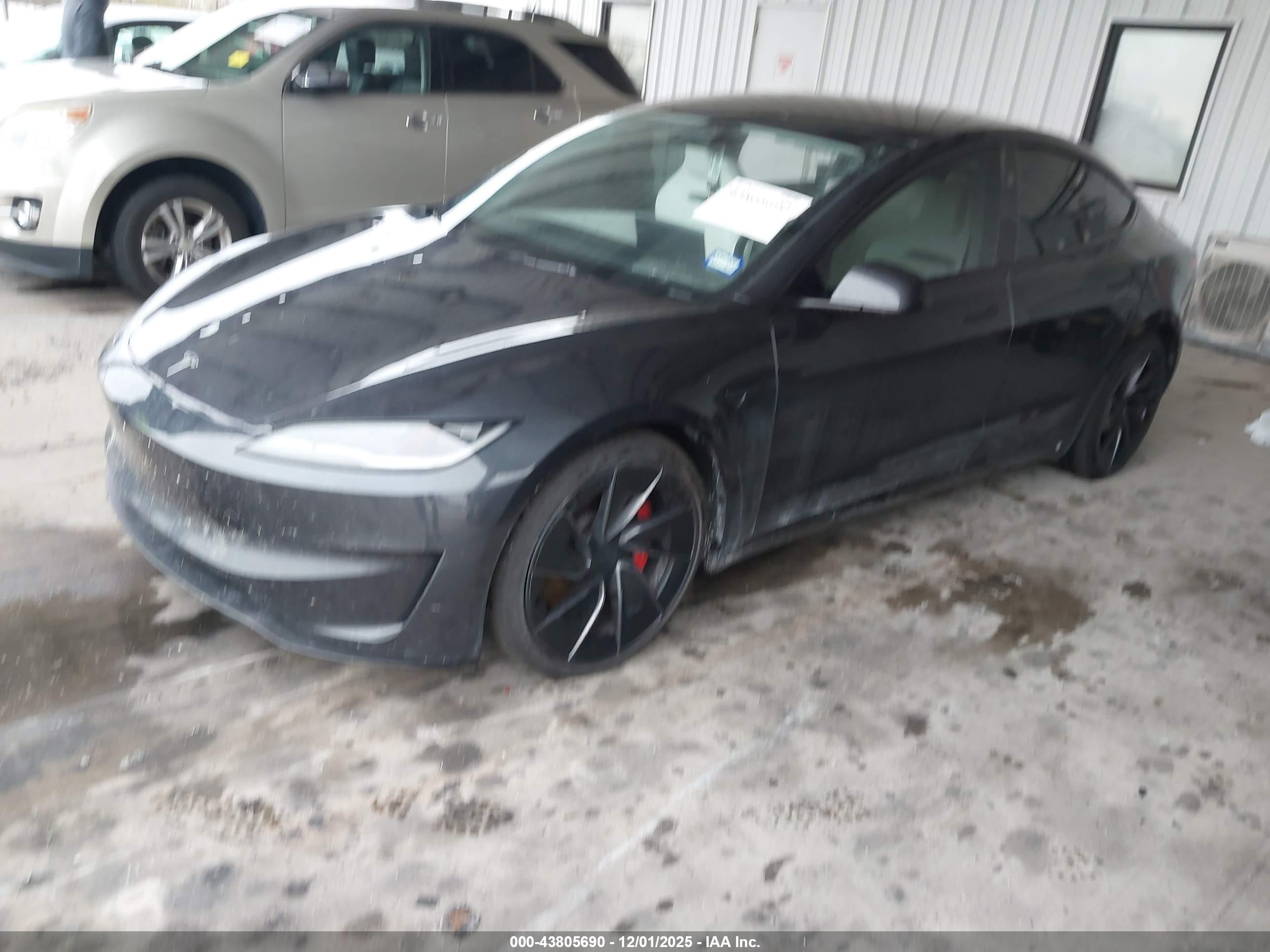 TESLA MODEL image 2