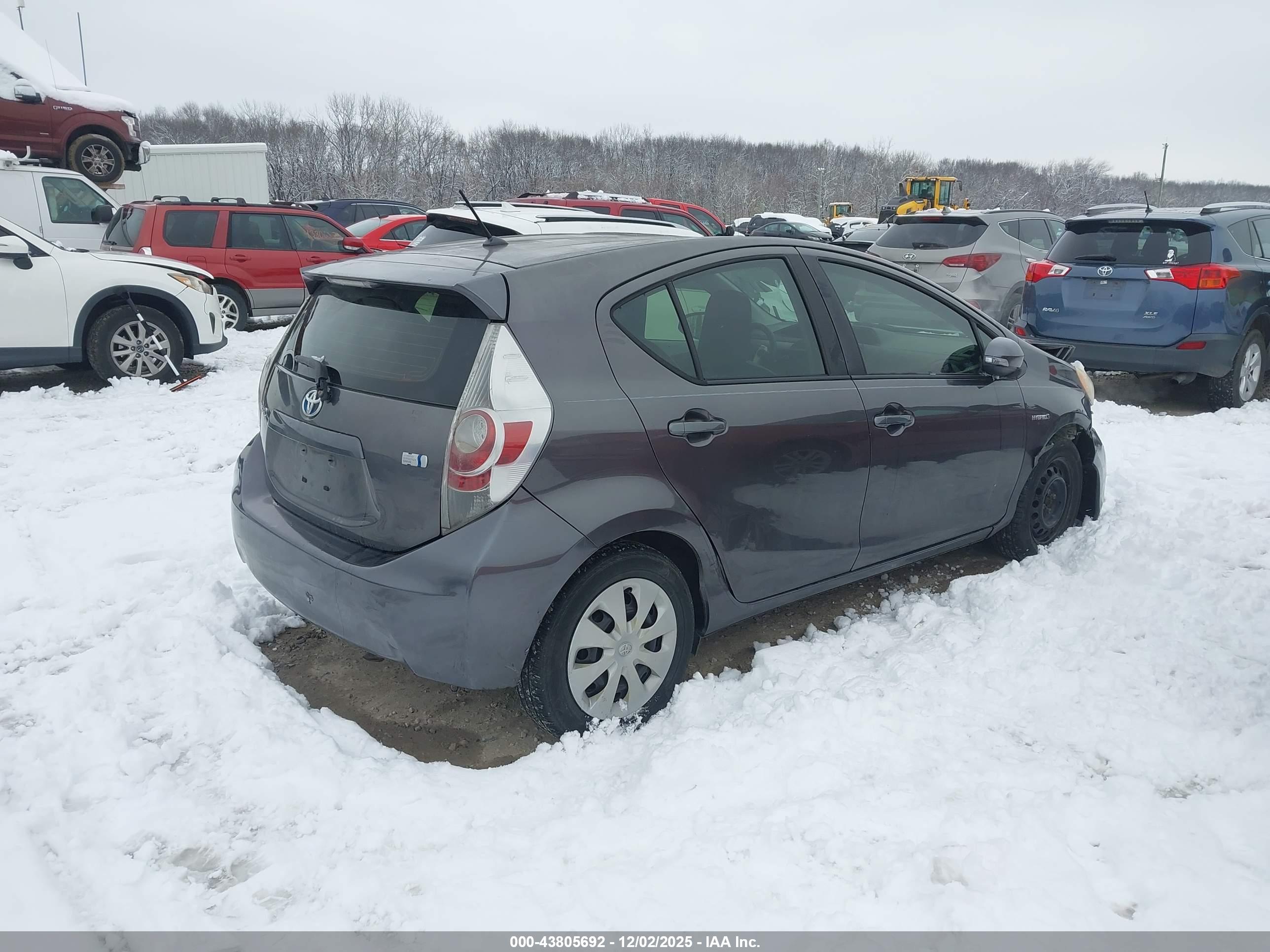 TOYOTA PRIUS image 4