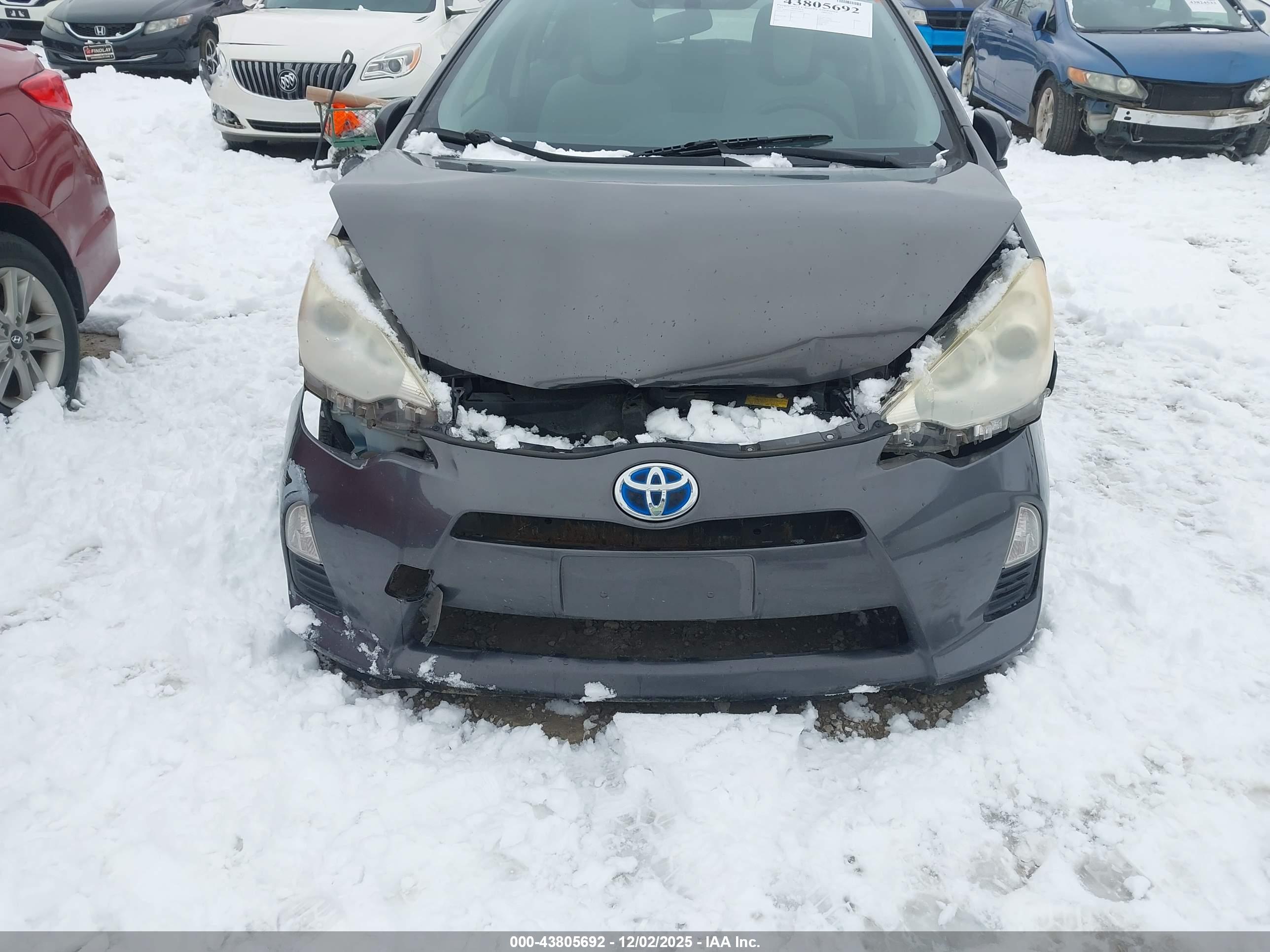 TOYOTA PRIUS image 6