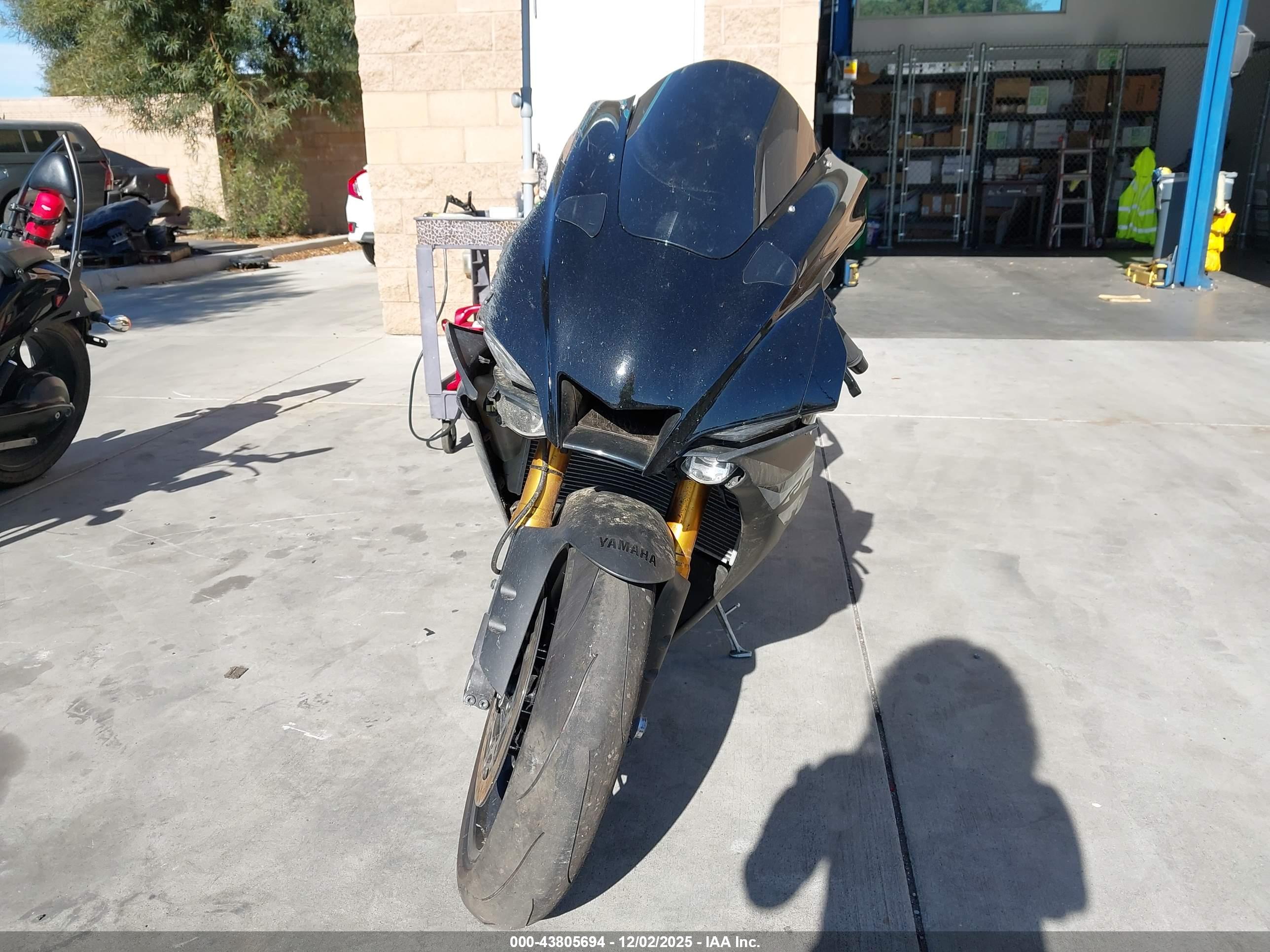 YAMAHA YZFR1 image 5