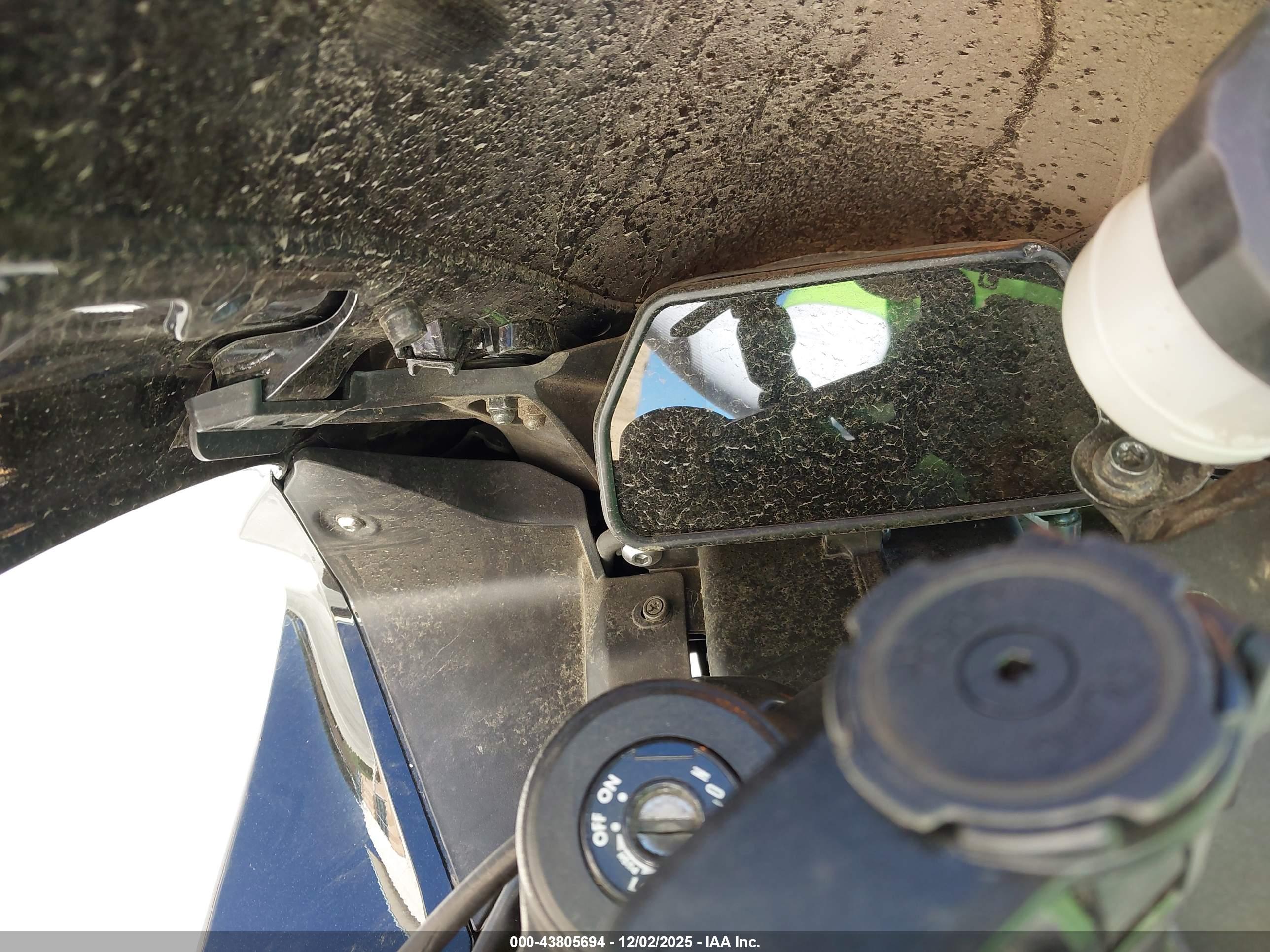 YAMAHA YZFR1 image 7